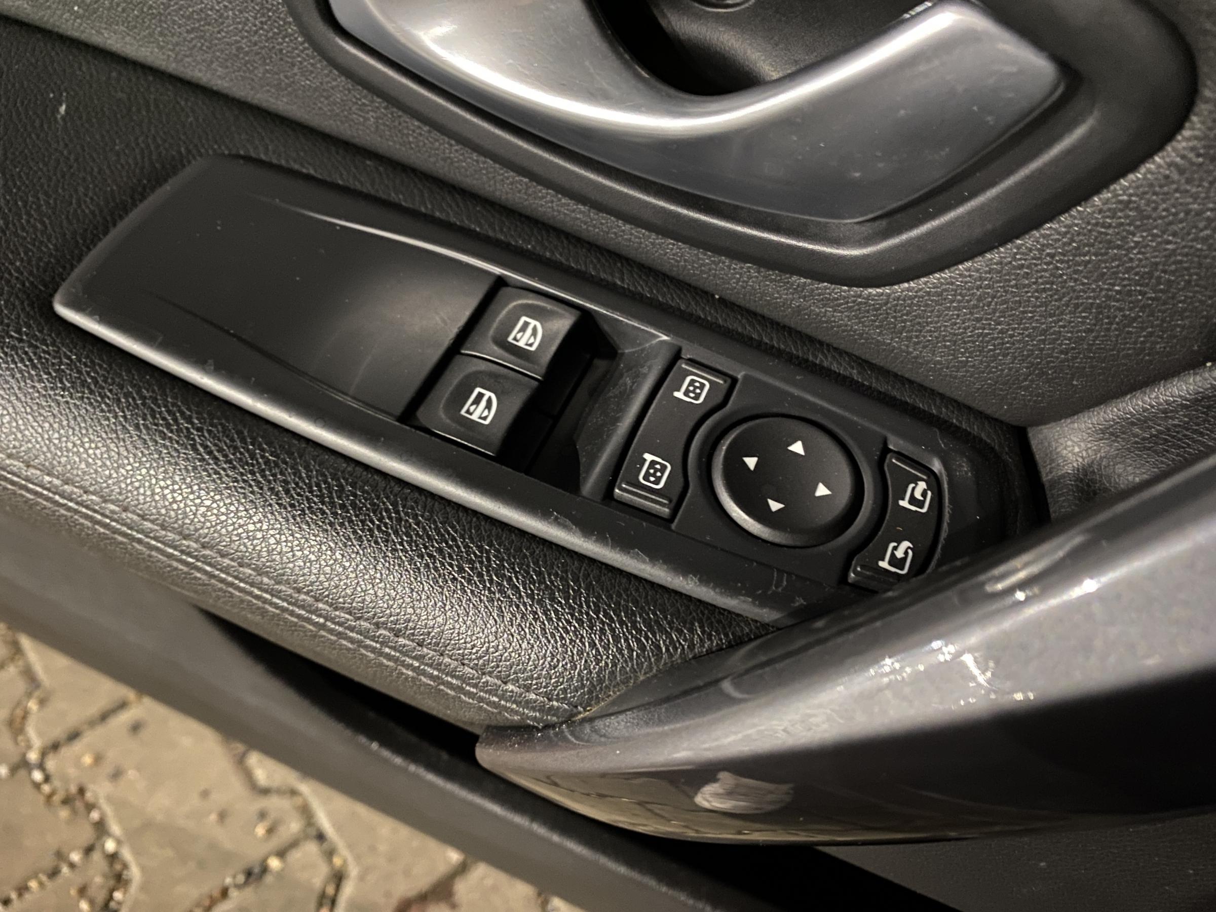 Renault Laguna, 2010 - pohled č. 11