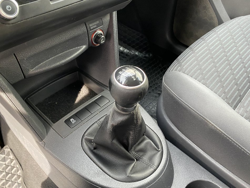 Volkswagen Caddy 2.0TDi Comfortline MAXi 7míst