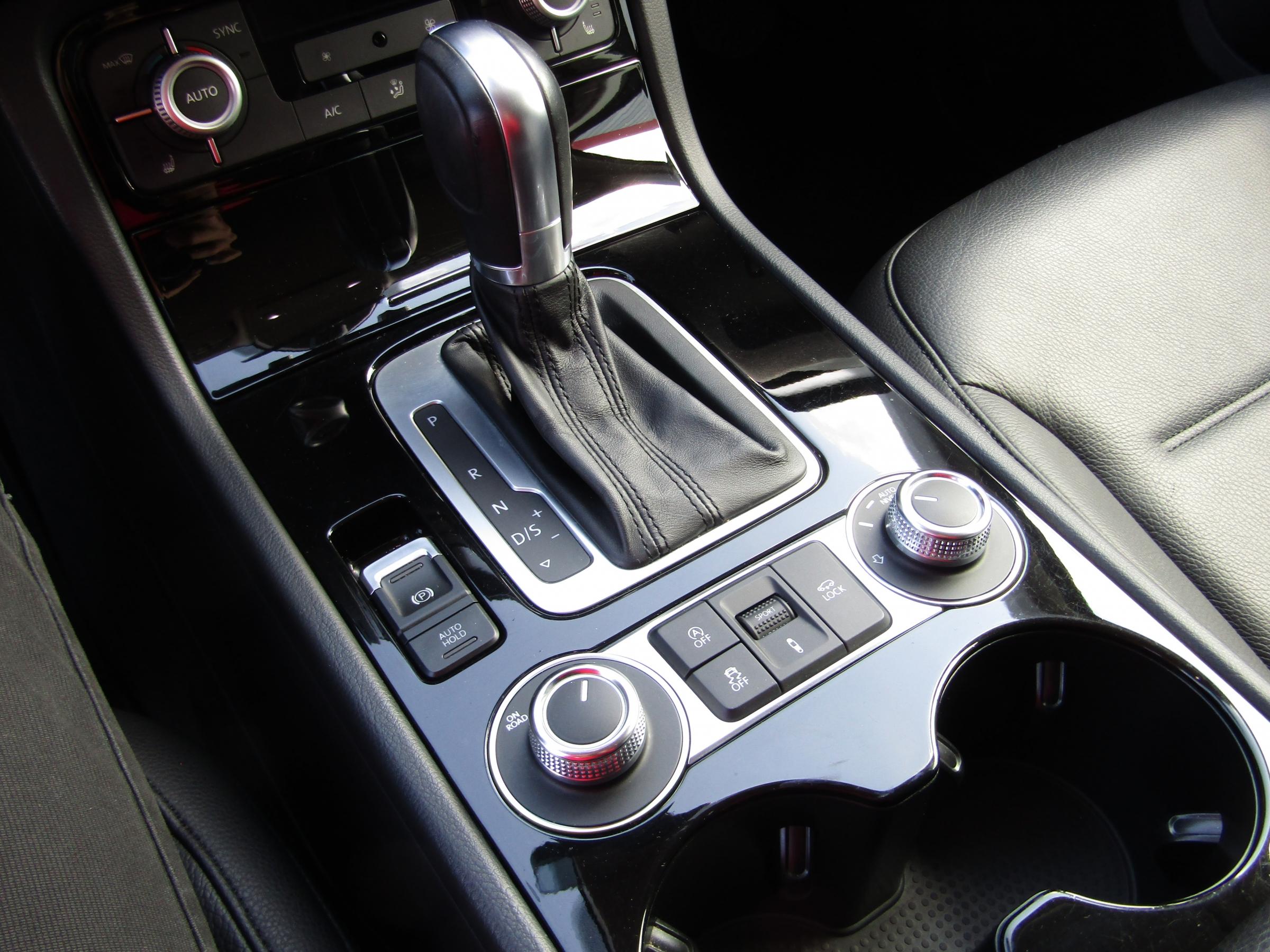 Volkswagen Touareg, 2017 - pohled č. 15