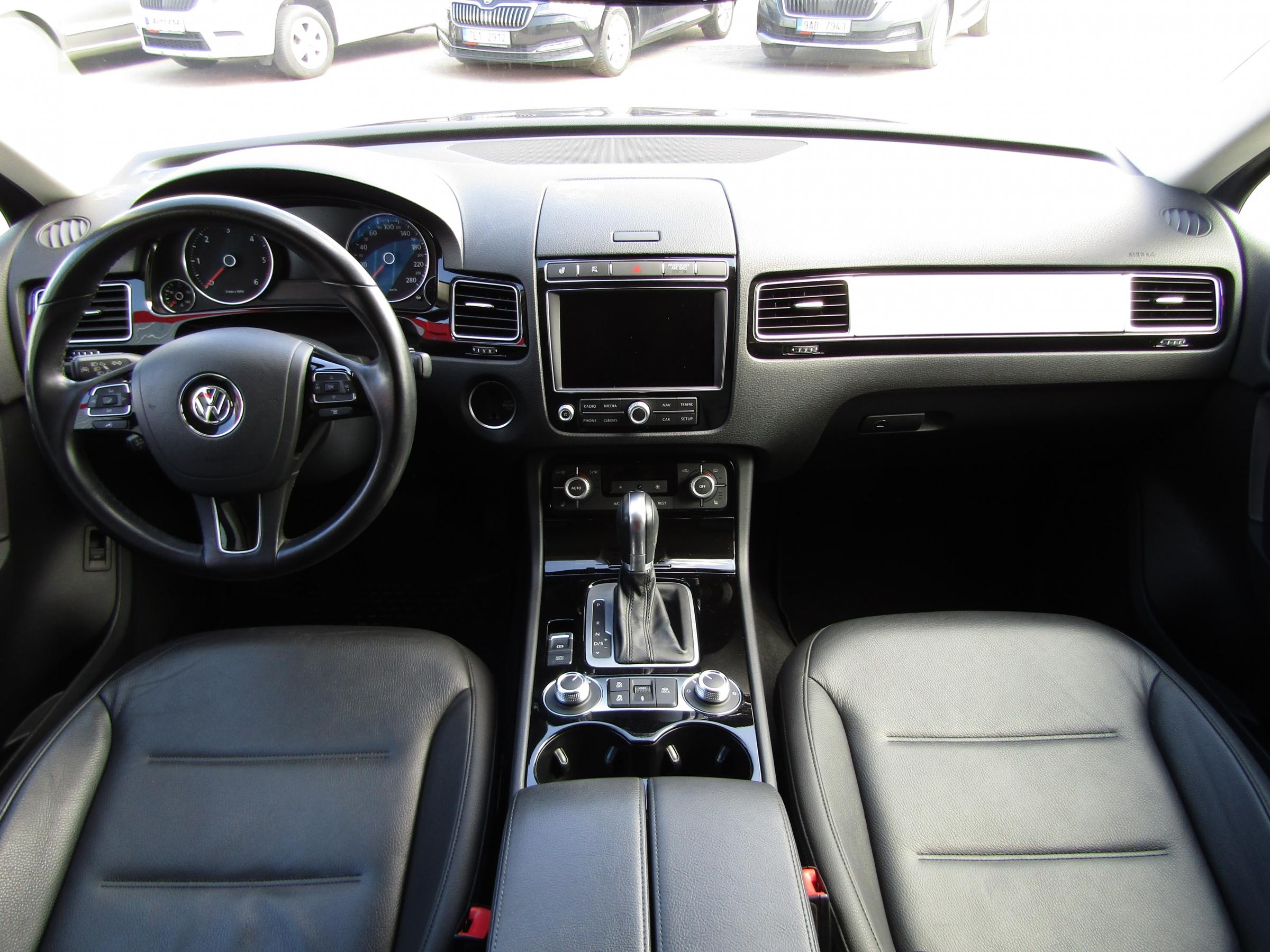 Volkswagen Touareg, 2017 - pohled č. 8