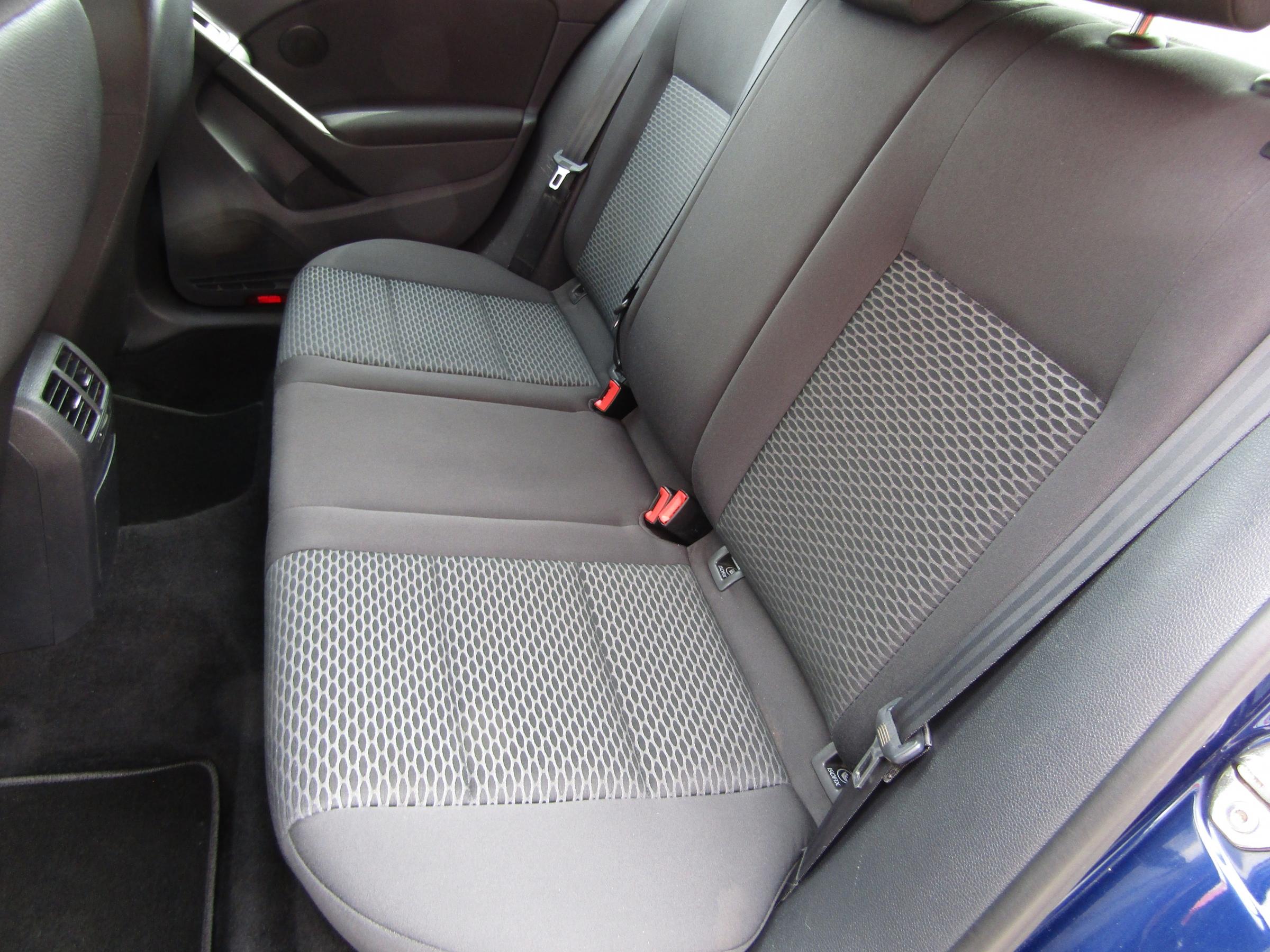 Volkswagen Golf, 2010 - pohled č. 10