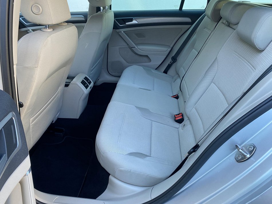 Volkswagen Golf 2.0 TDi 