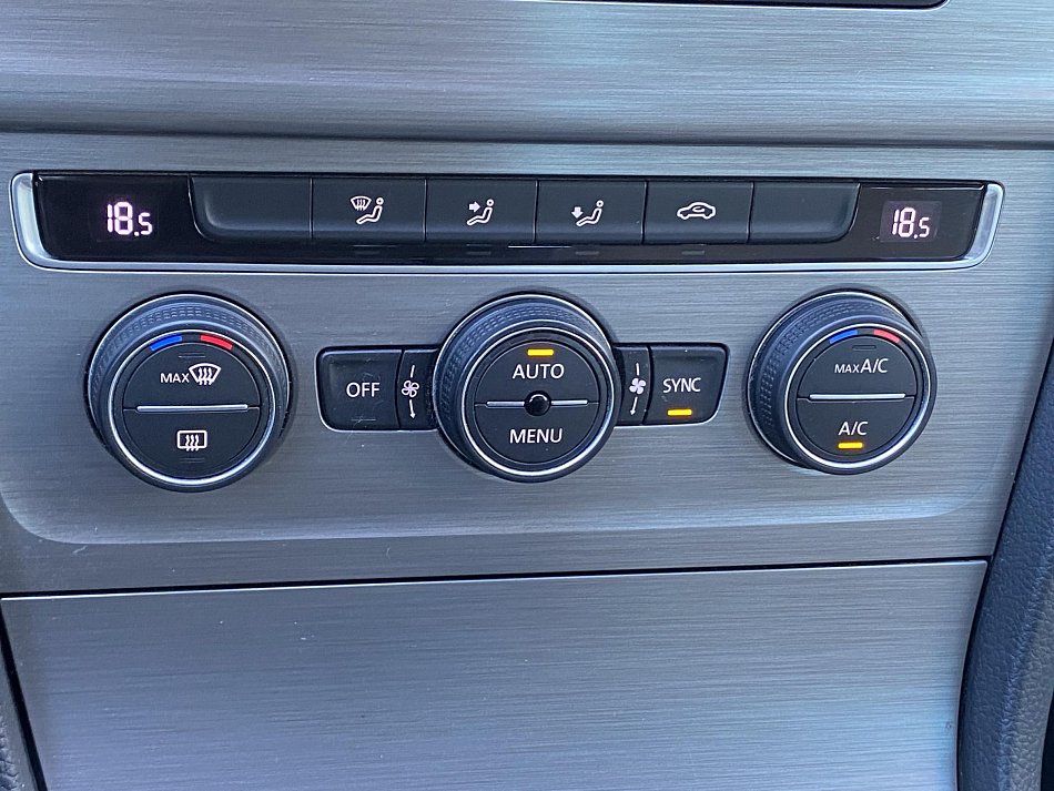 Volkswagen Golf 2.0 TDi 