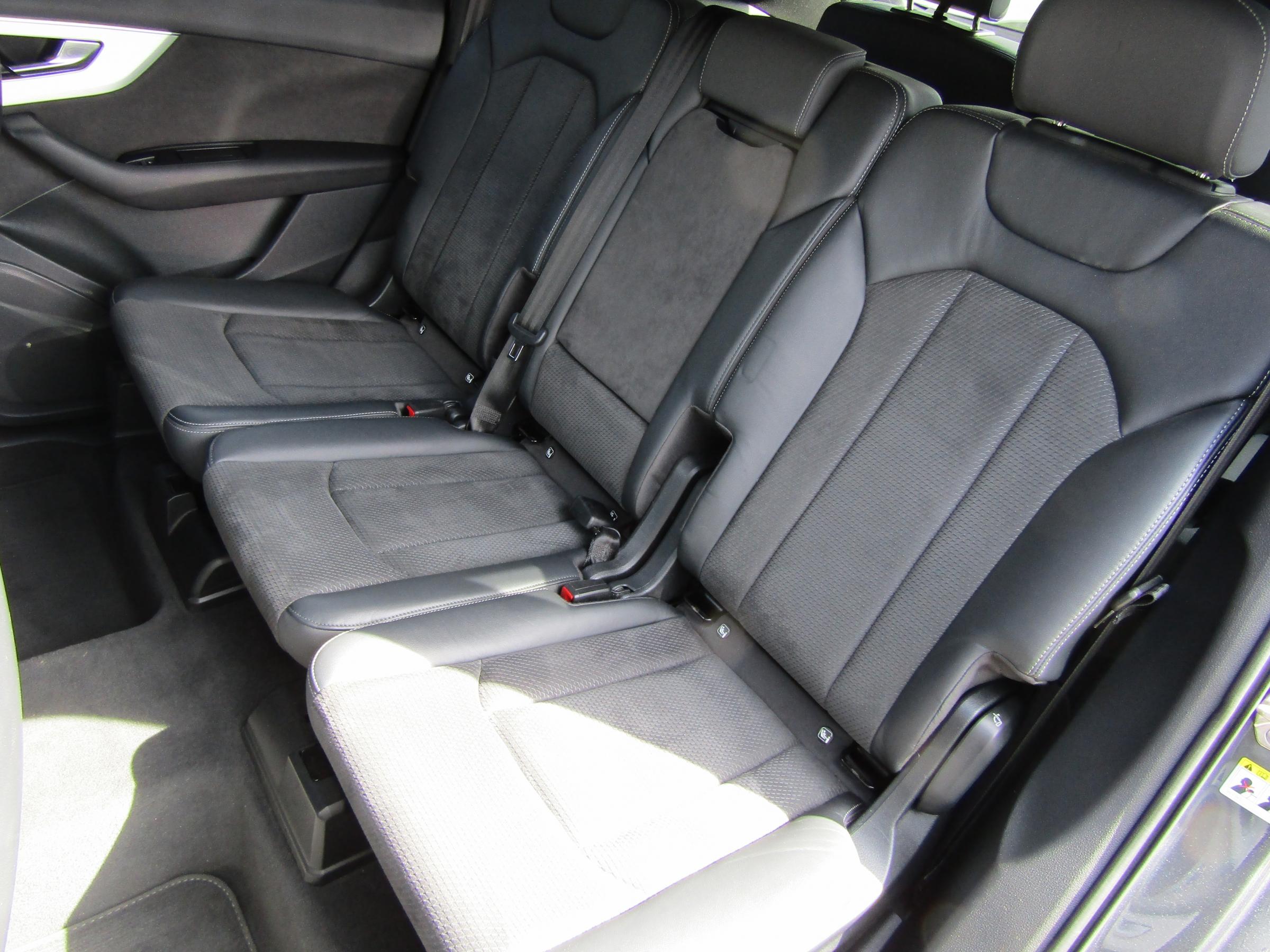 Audi Q7, 2020 - pohled č. 10