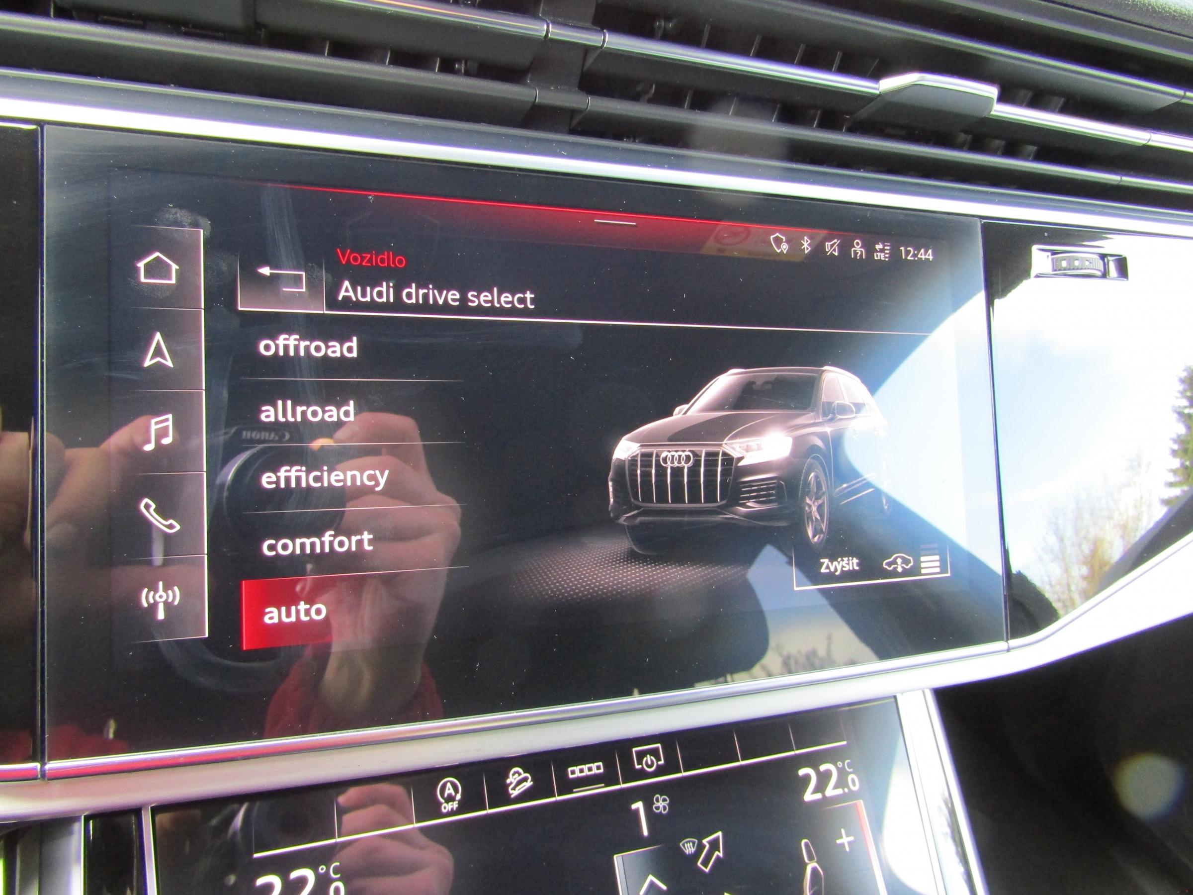 Audi Q7, 2020 - pohled č. 15