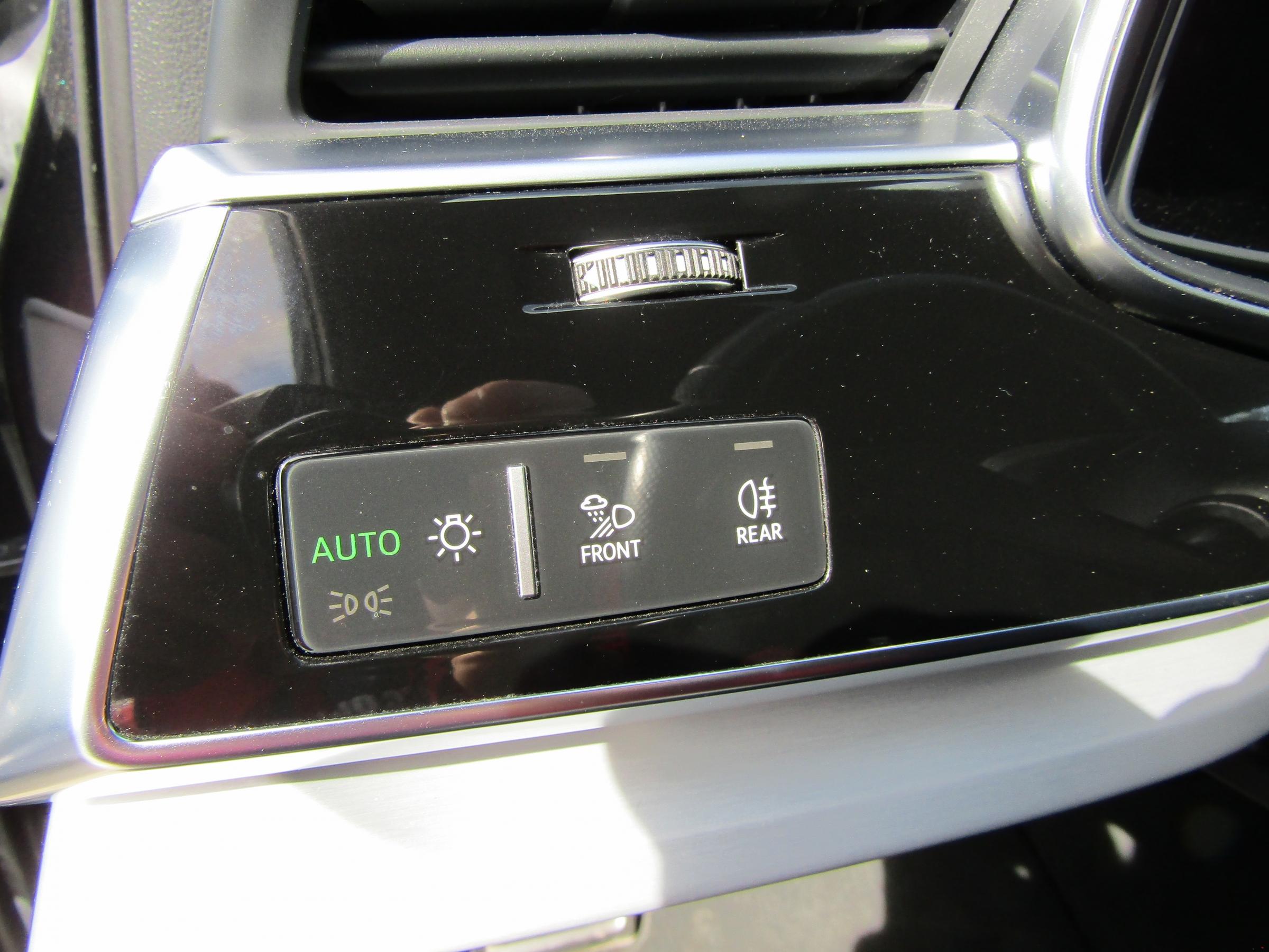 Audi Q7, 2020 - pohled č. 20