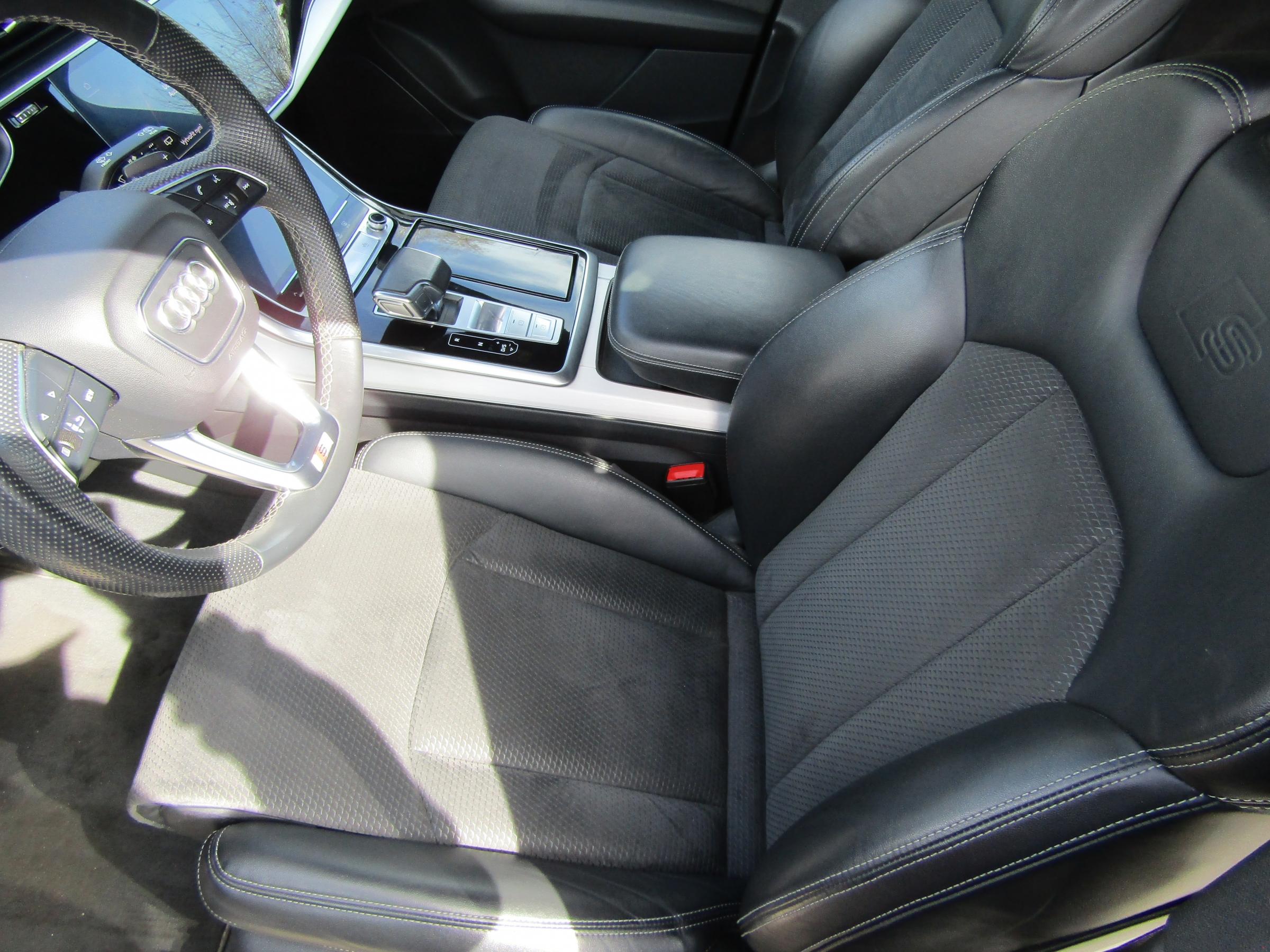 Audi Q7, 2020 - pohled č. 9