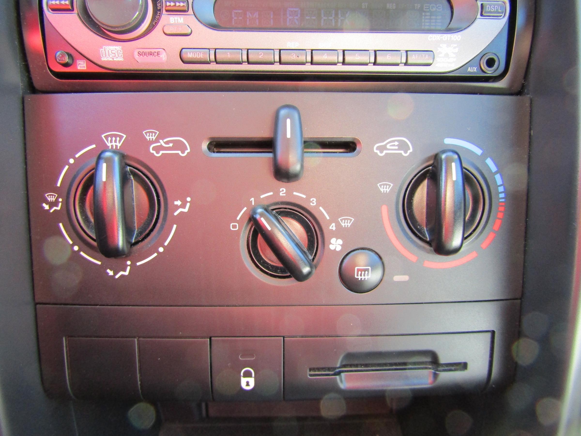 Peugeot 207, 2006 - pohled č. 12