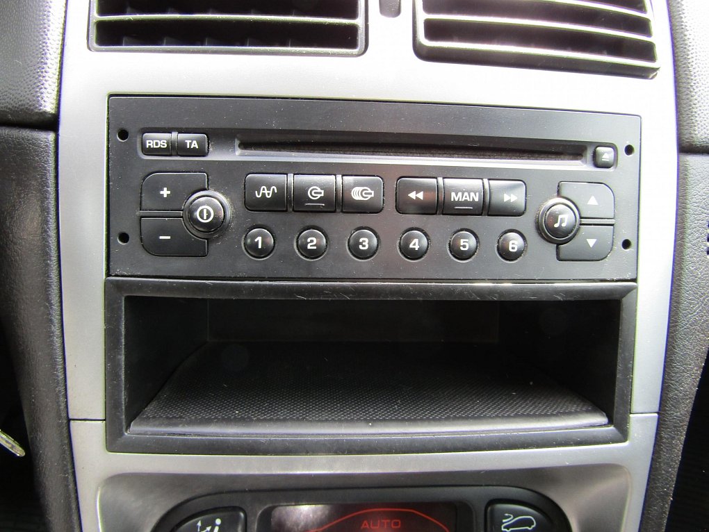 Peugeot 307 1.6 i 