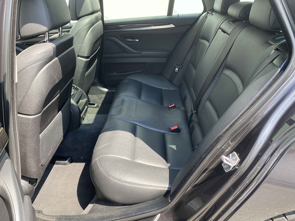 BMW Řada 5 3.0 D LuxuryLine 530D