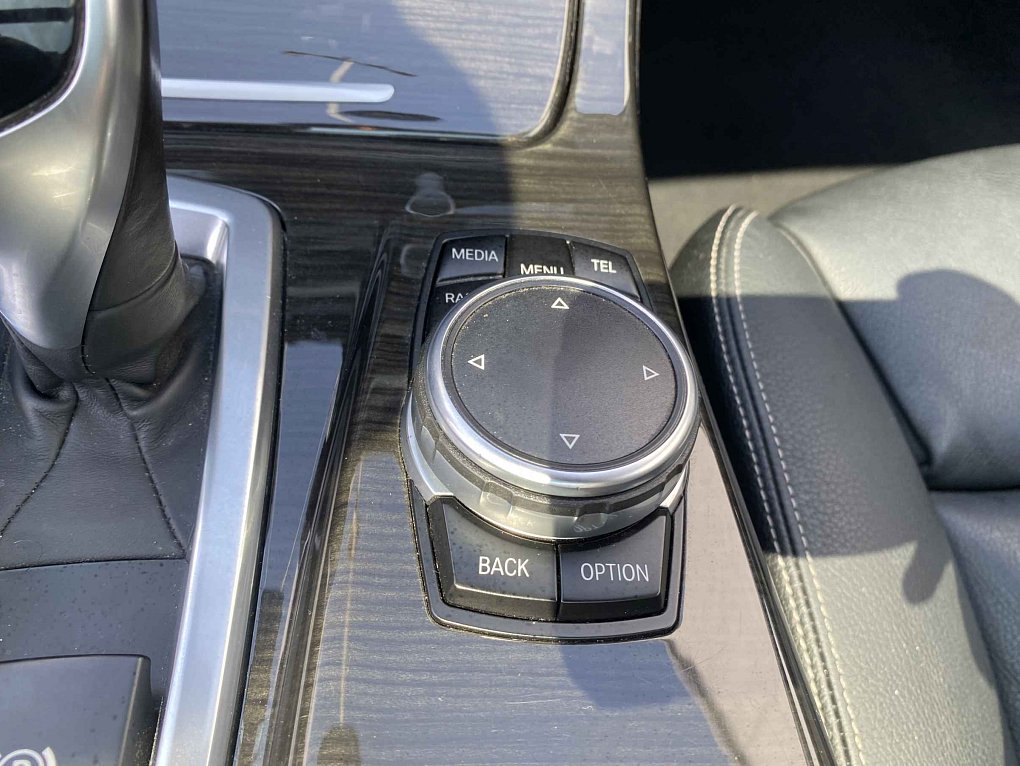 BMW Řada 5 3.0 D LuxuryLine 530D