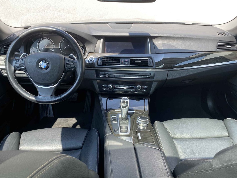 BMW Řada 5 3.0 D LuxuryLine 530D