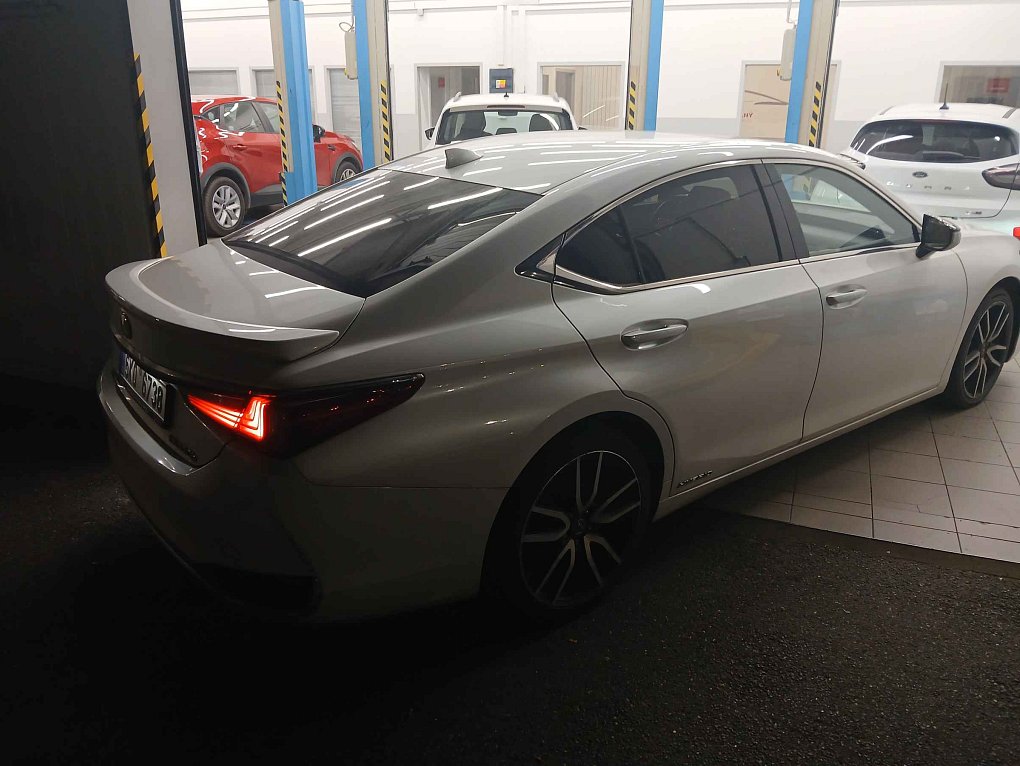 Lexus IS 300 2.5  ES300H