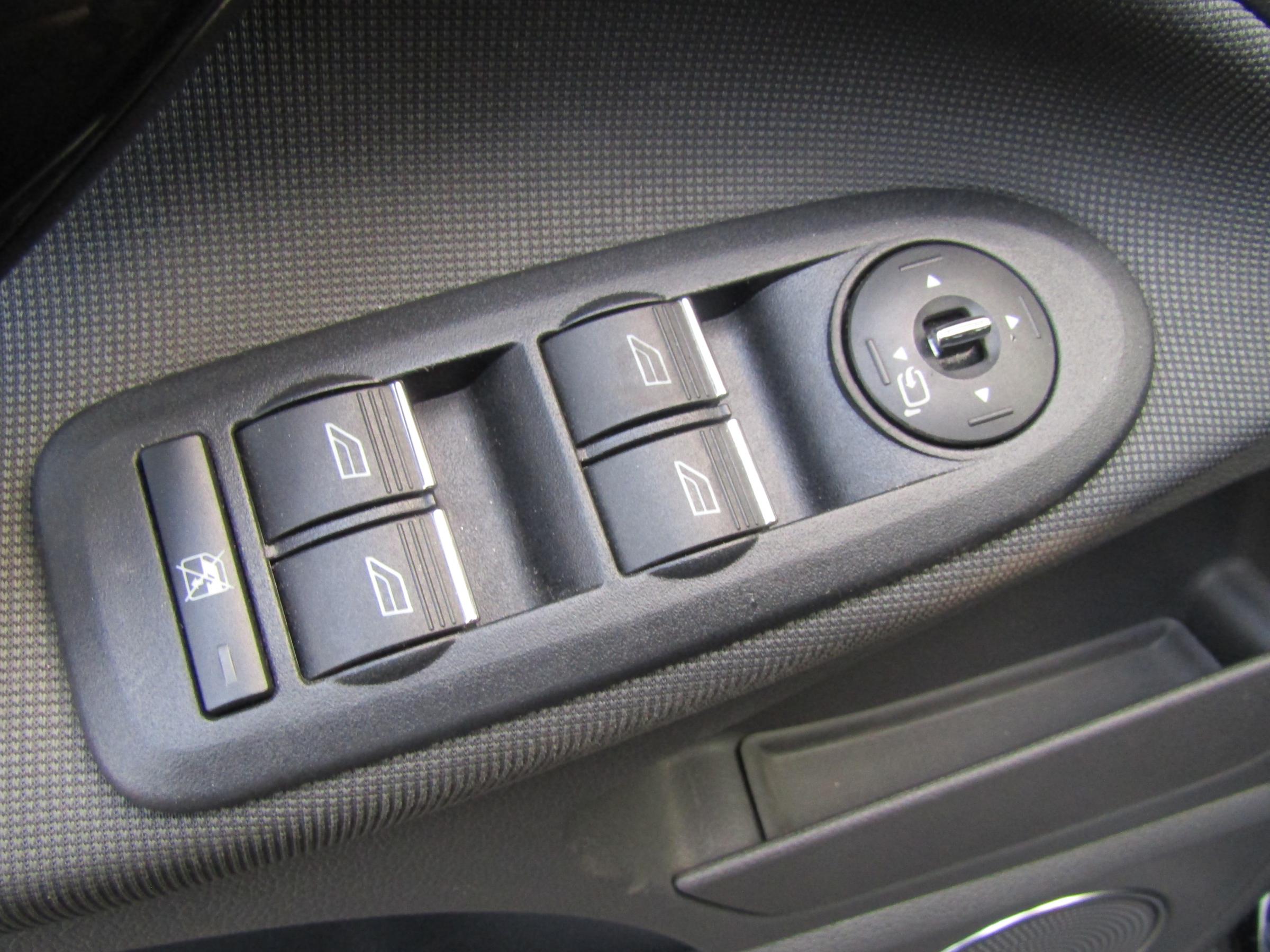 Ford Kuga, 2012 - pohled č. 11