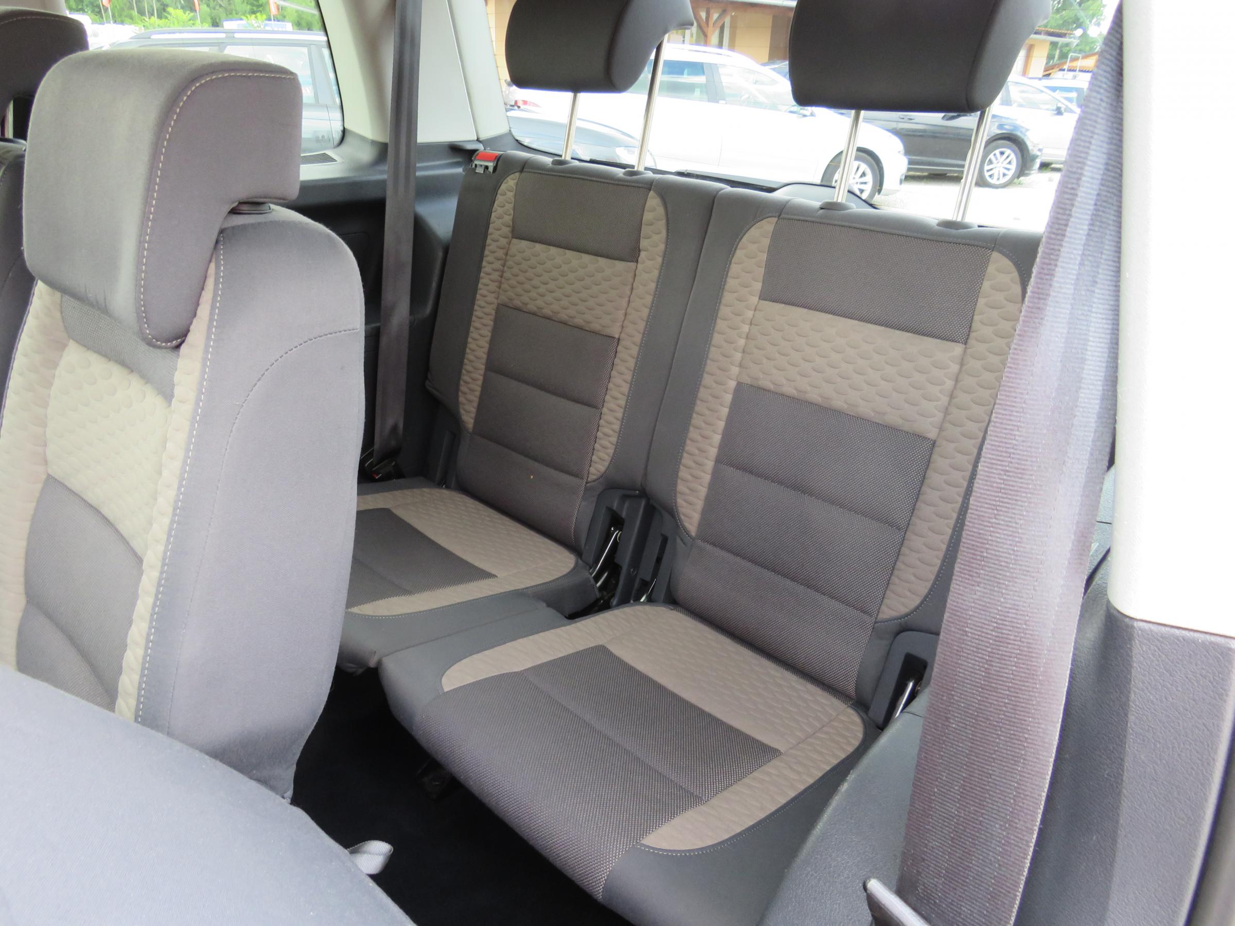 Volkswagen Touran, 2008 - pohled č. 11