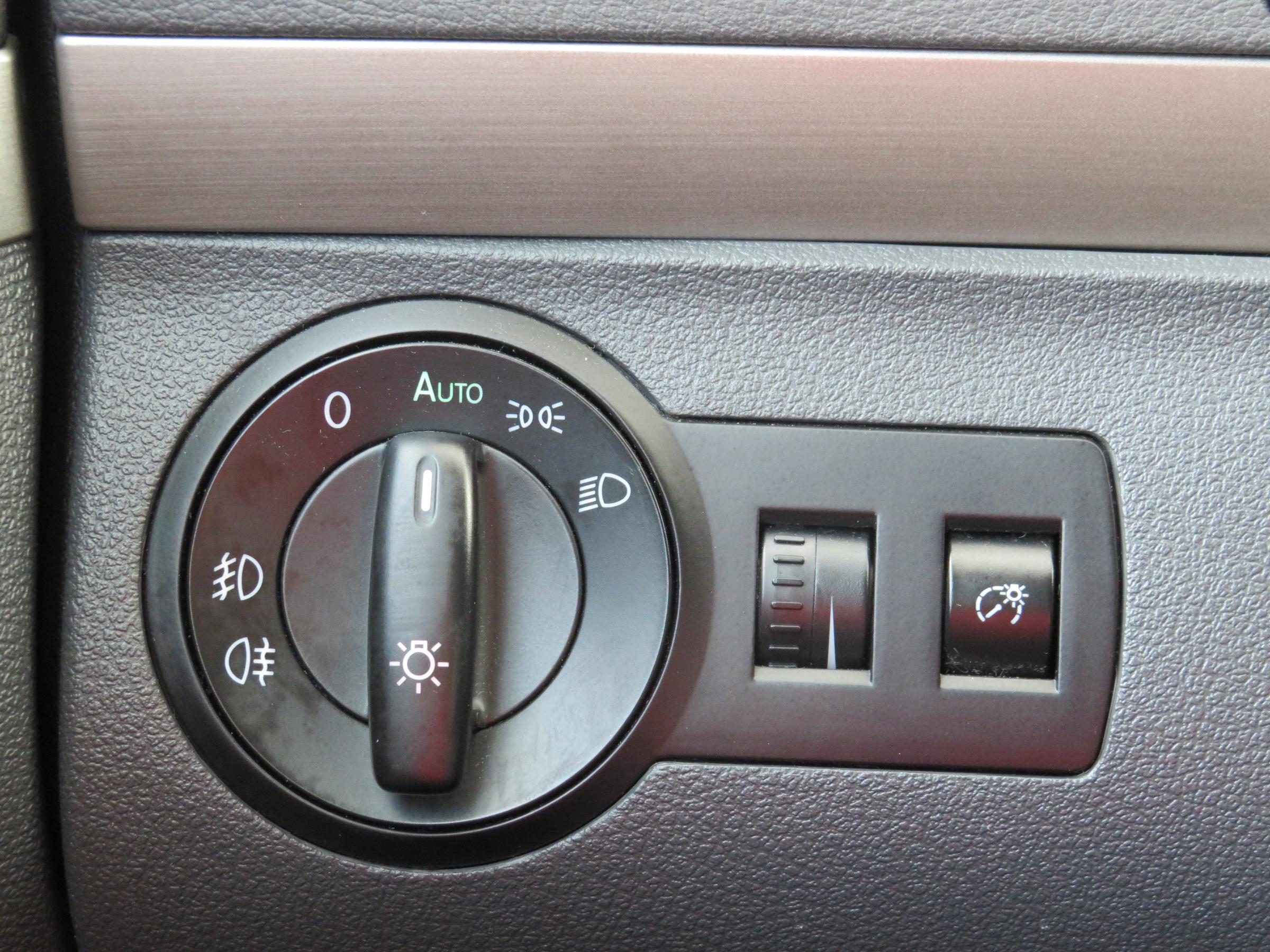 Volkswagen Touran, 2008 - pohled č. 14