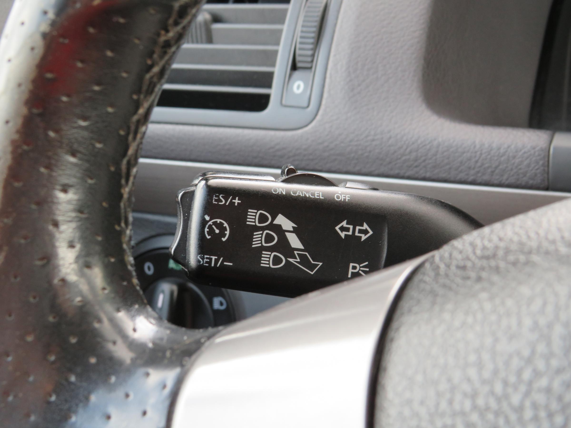 Volkswagen Touran, 2008 - pohled č. 15