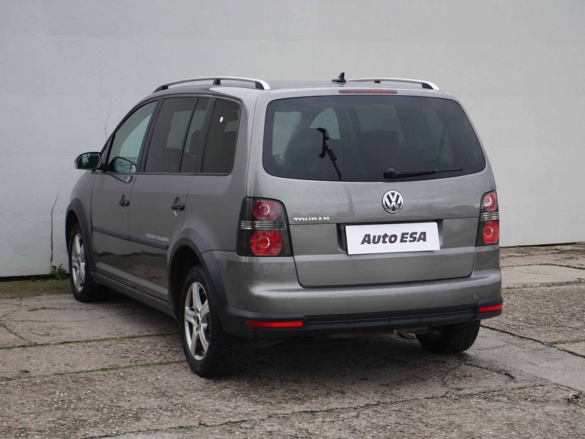 Volkswagen Touran, 2008 - pohled č. 4