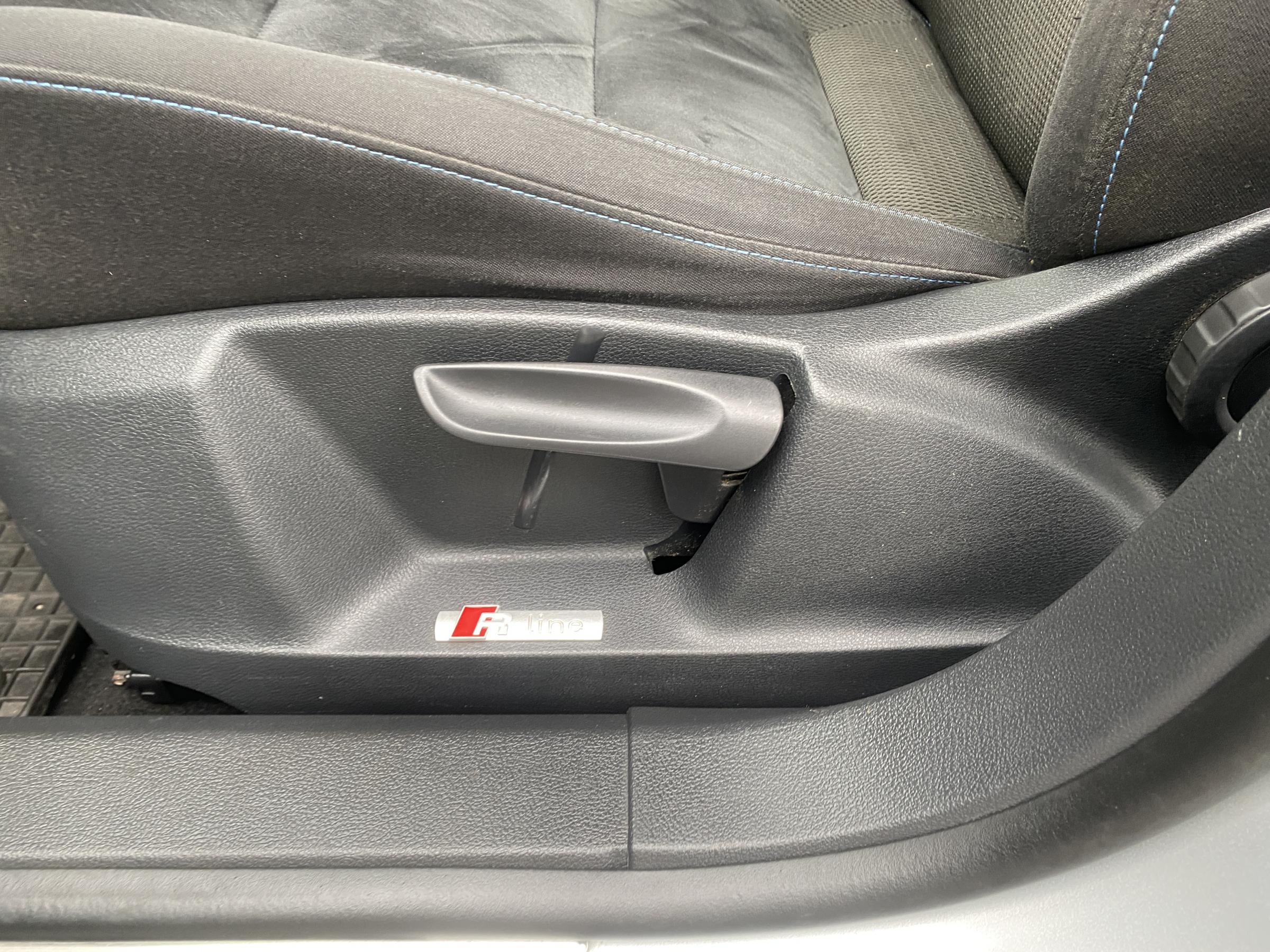 Volkswagen Tiguan, 2015 - pohled č. 16