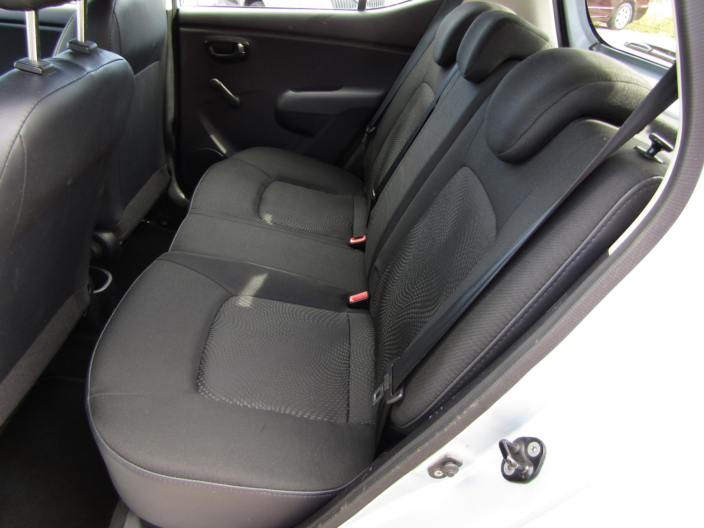 Hyundai i10, 2011 - pohled č. 11