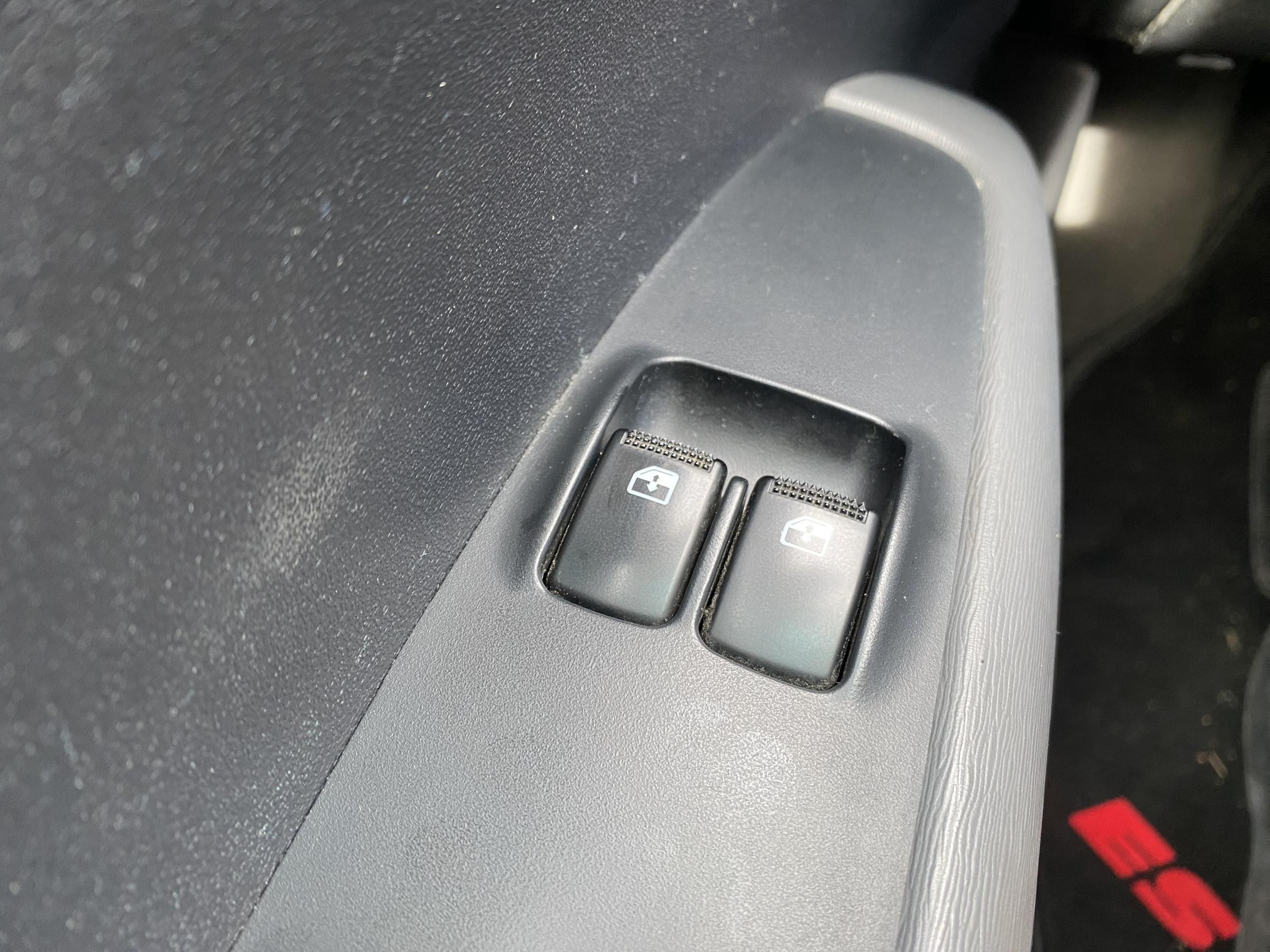 Hyundai i10, 2011 - pohled č. 14