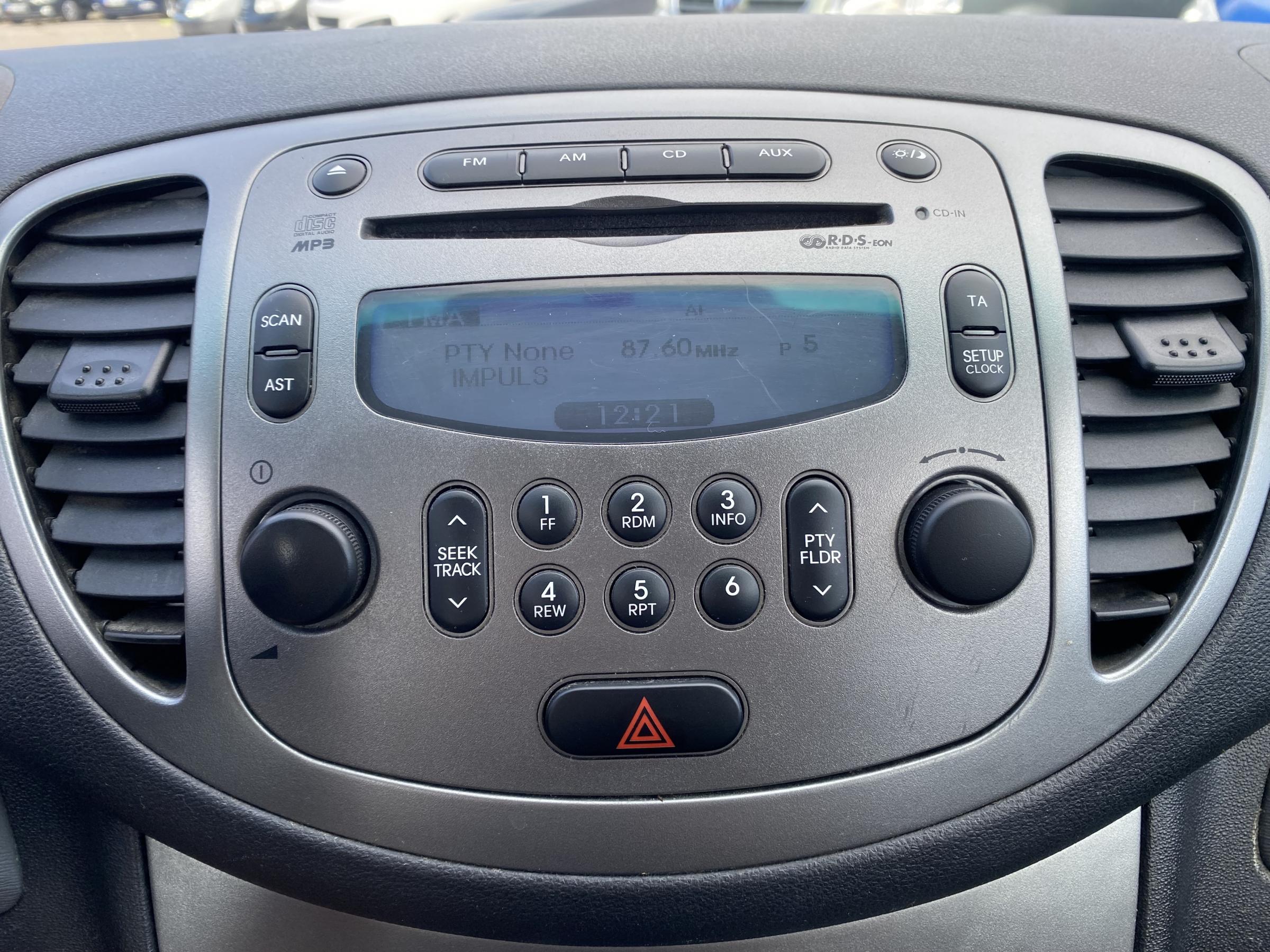 Hyundai i10, 2011 - pohled č. 16