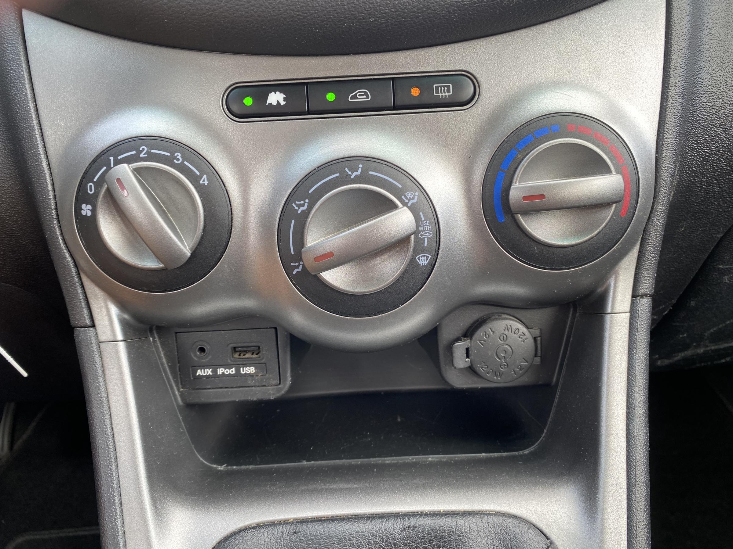 Hyundai i10, 2011 - pohled č. 17