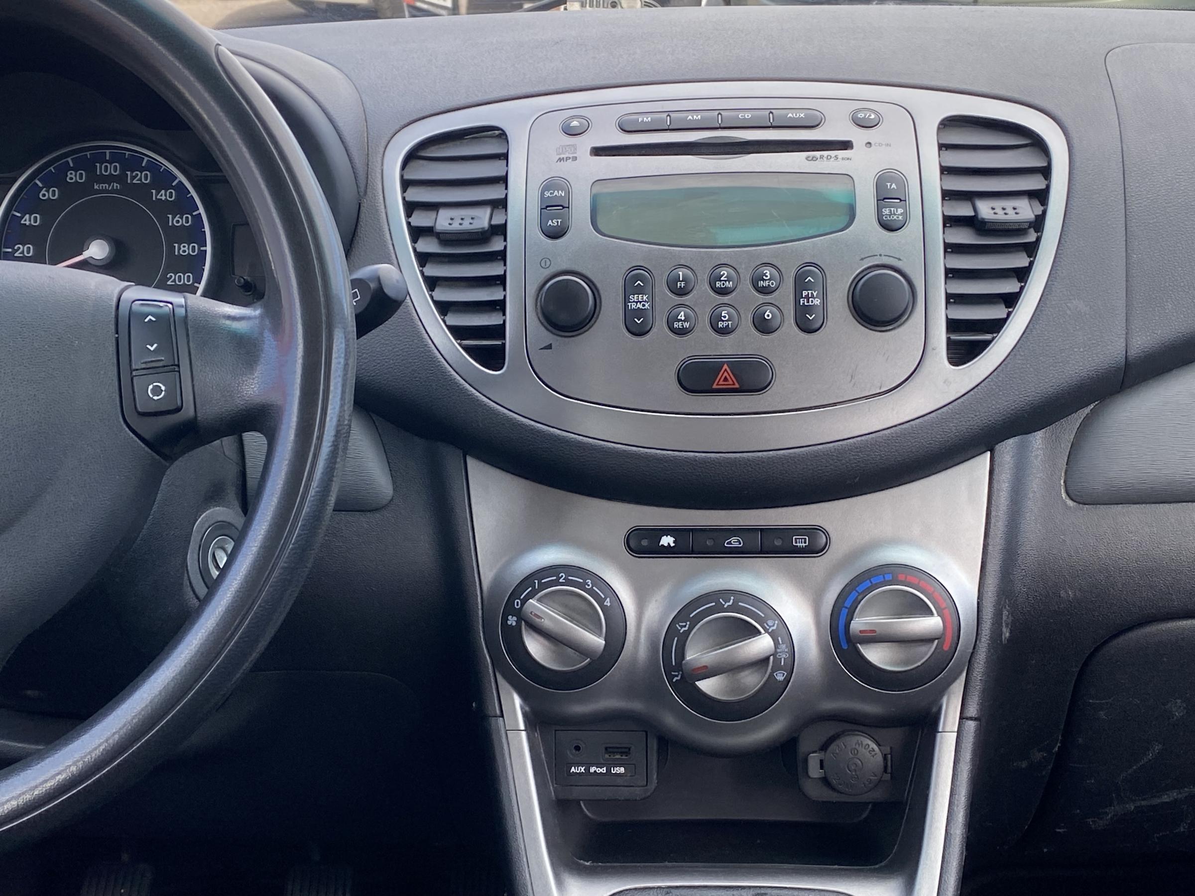 Hyundai i10, 2011 - pohled č. 9