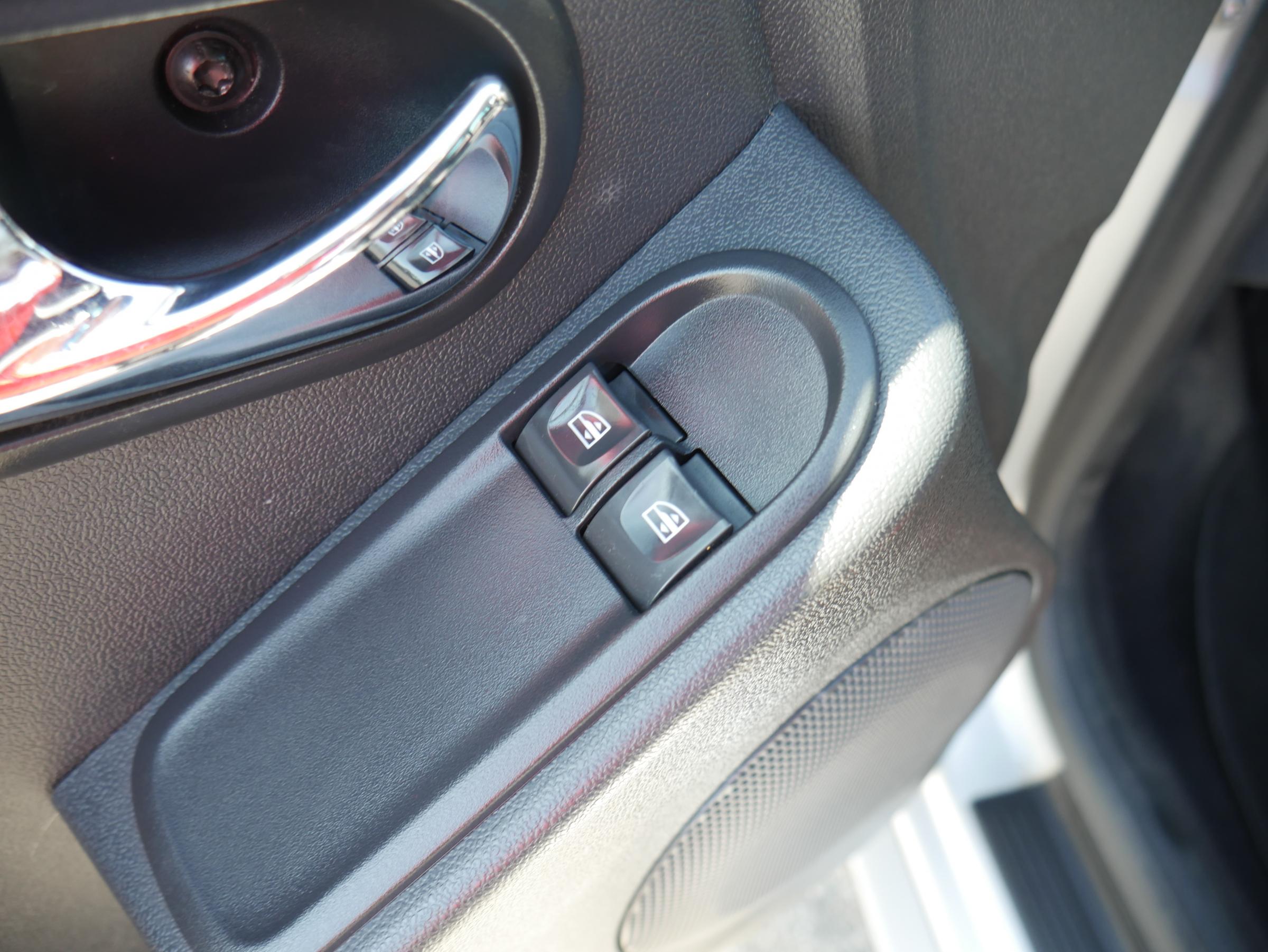 Dacia Duster, 2015 - pohled č. 12