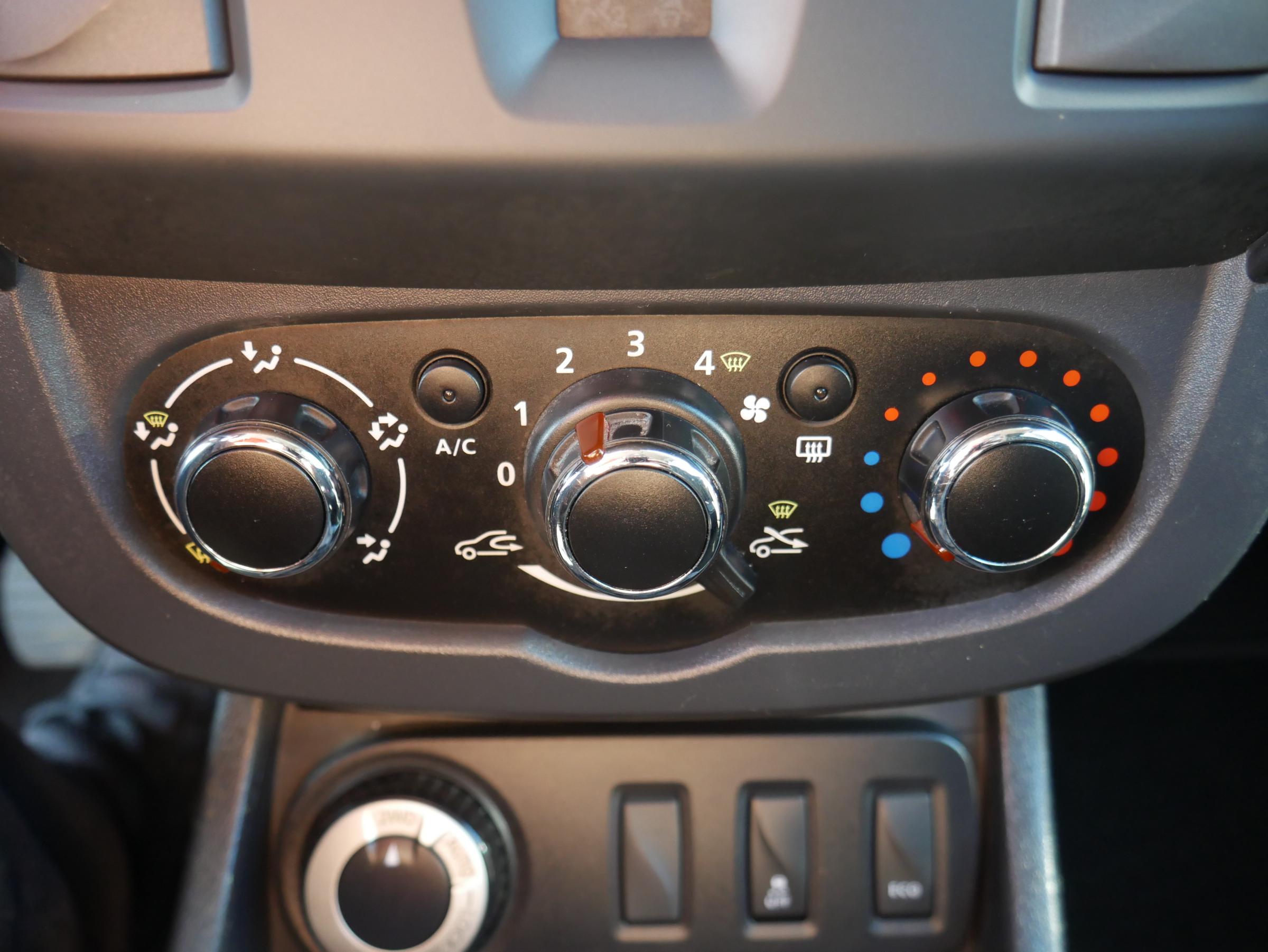 Dacia Duster, 2015 - pohled č. 20