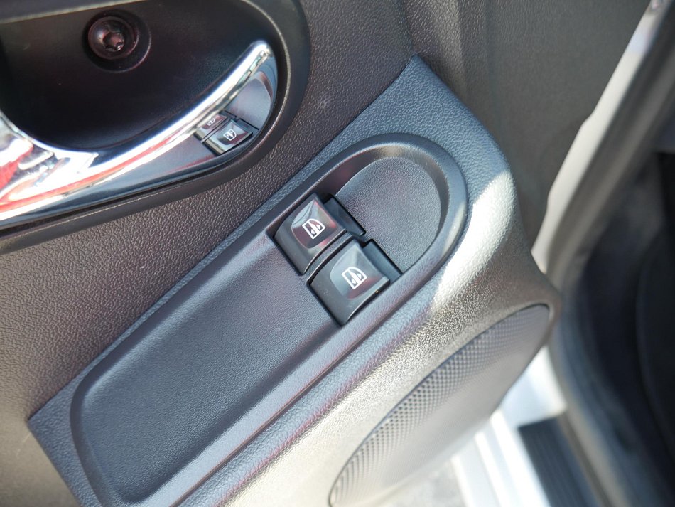 Dacia Duster 1.6 i Arctica