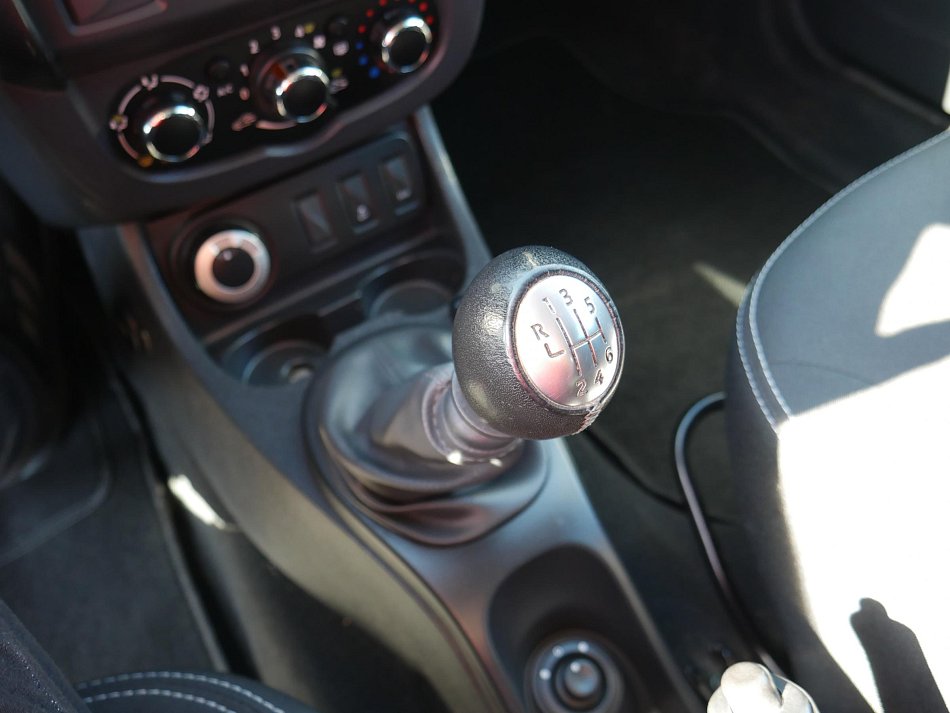 Dacia Duster 1.6 i Arctica