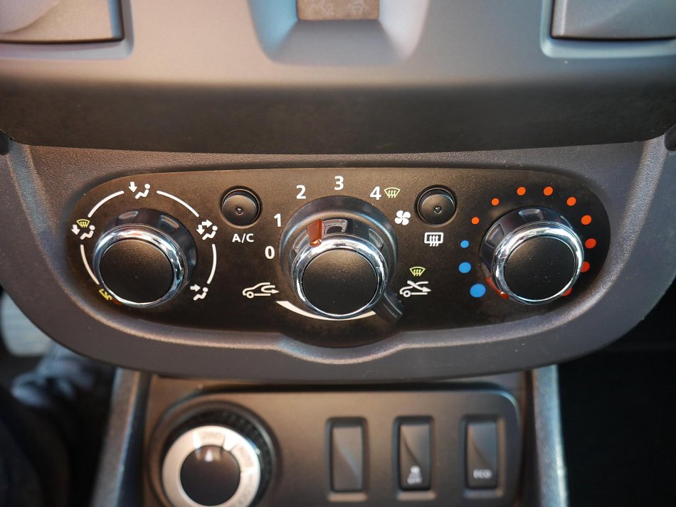 Dacia Duster 1.6 i Arctica