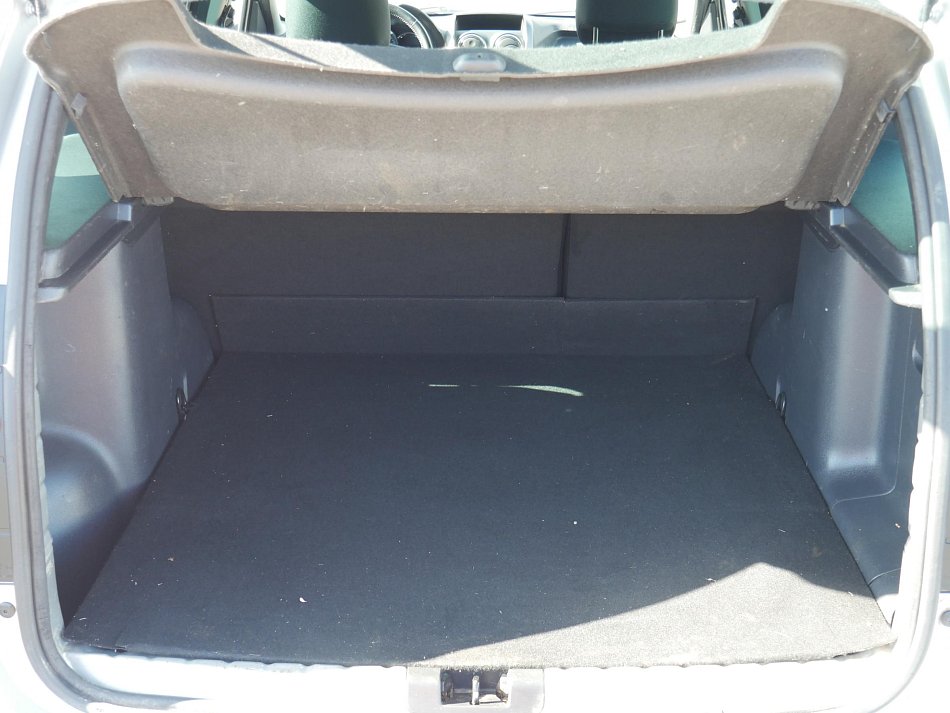 Dacia Duster 1.6 i Arctica