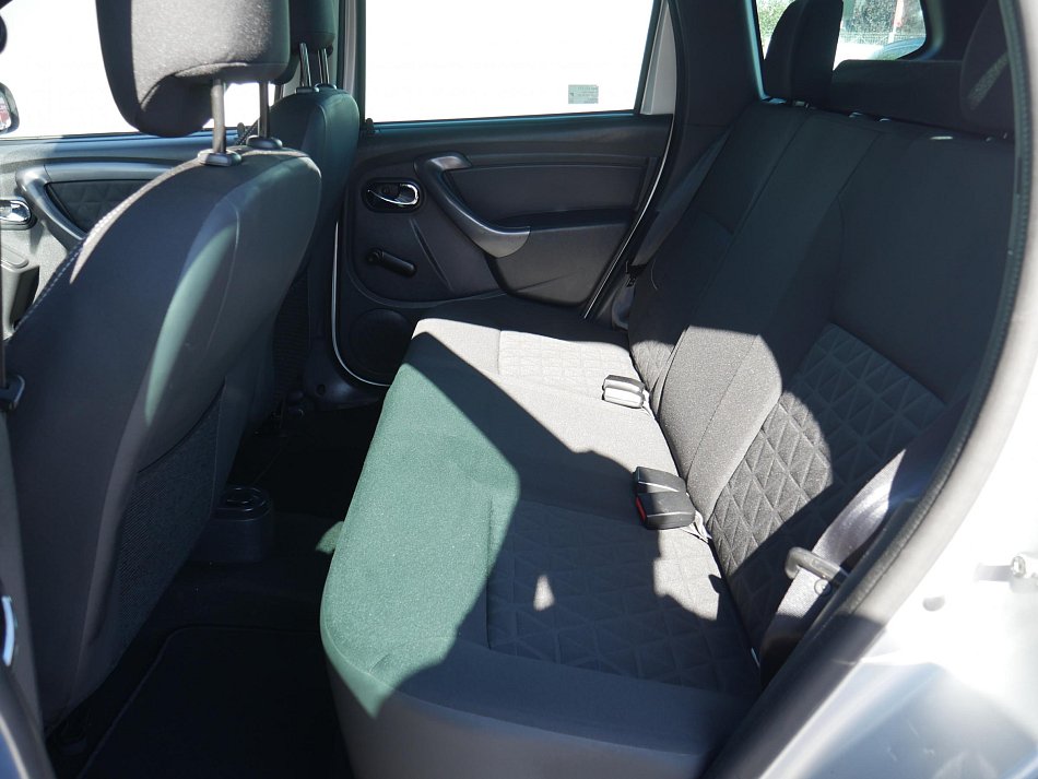 Dacia Duster 1.6 i Arctica