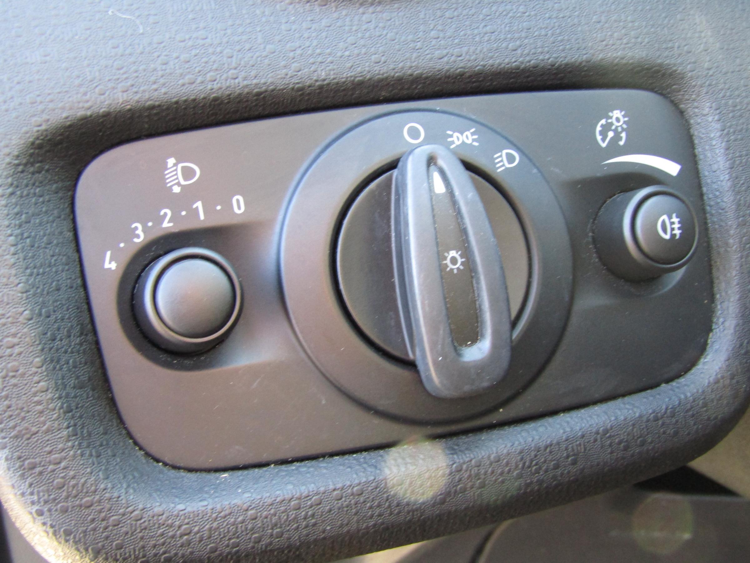 Ford Fiesta, 2013 - pohled č. 14