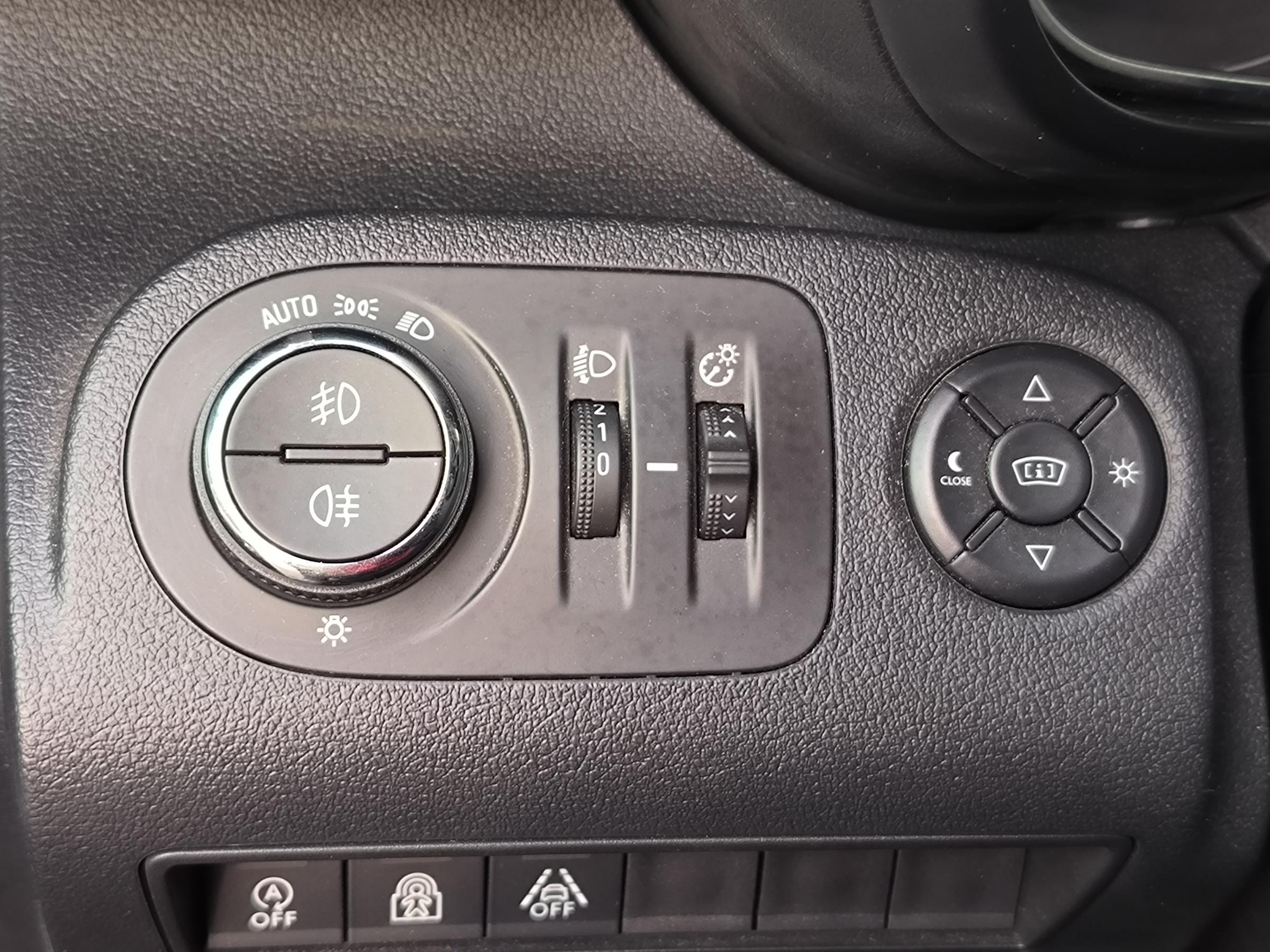 Opel Combo, 2019 - pohled č. 22