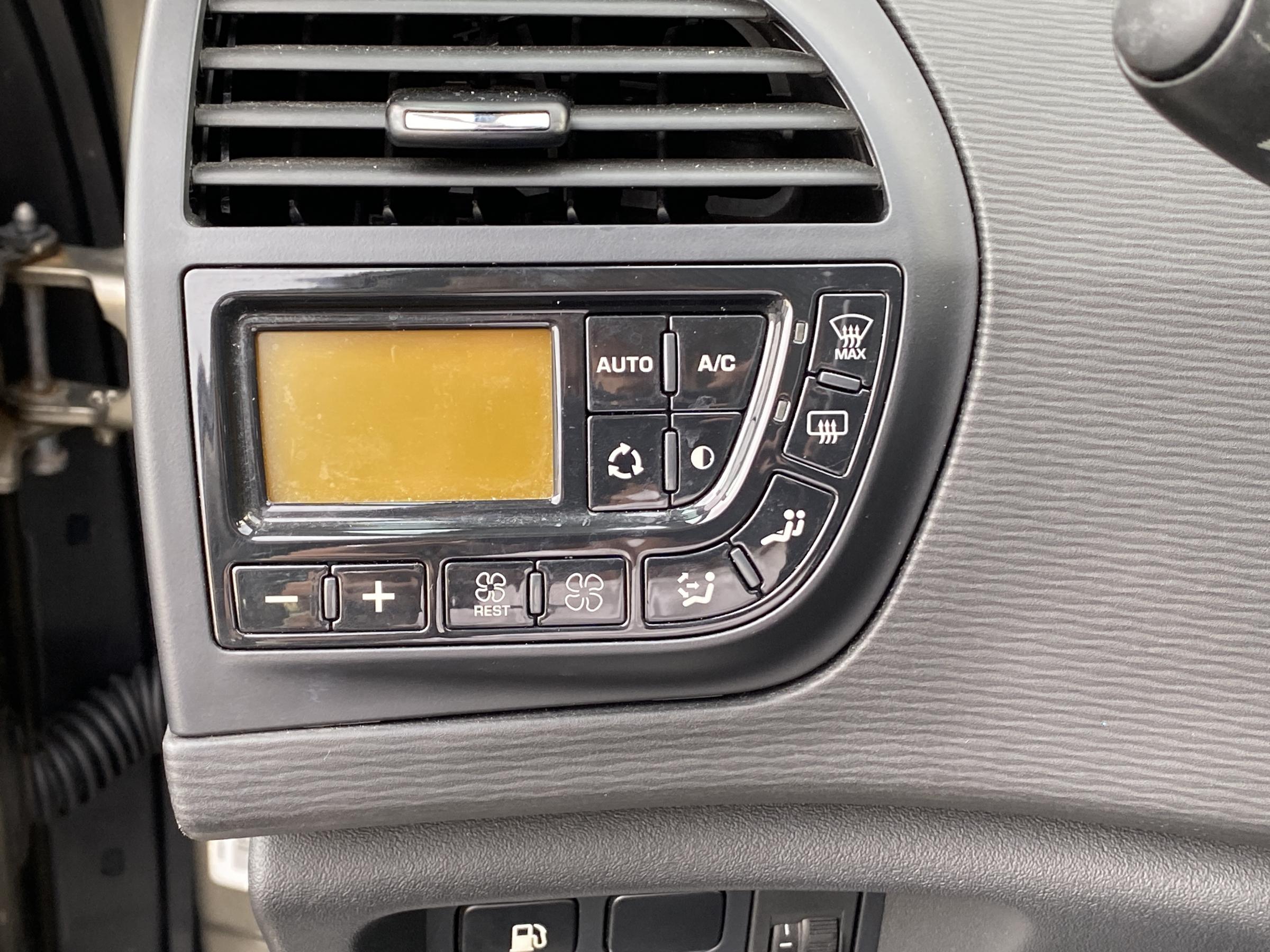 Citroën C4 Picasso, 2011 - pohled č. 14