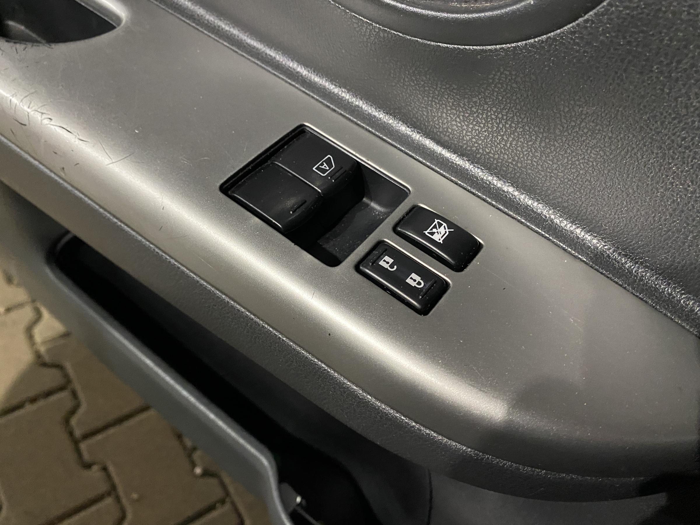 Nissan Micra, 2015 - pohled č. 12