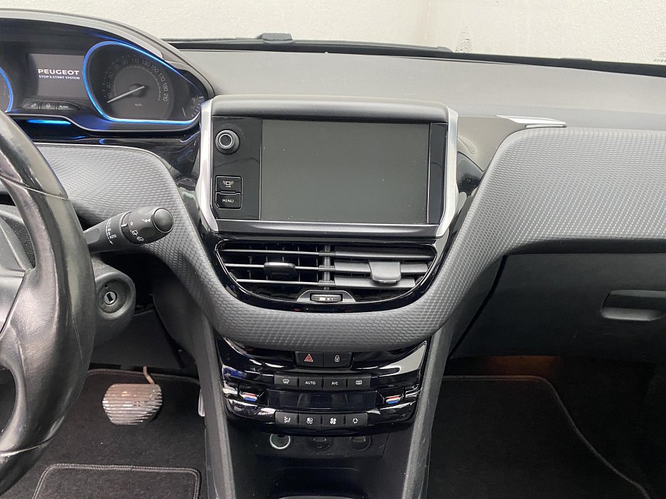 Peugeot 2008 1.6 e-HDI Allure