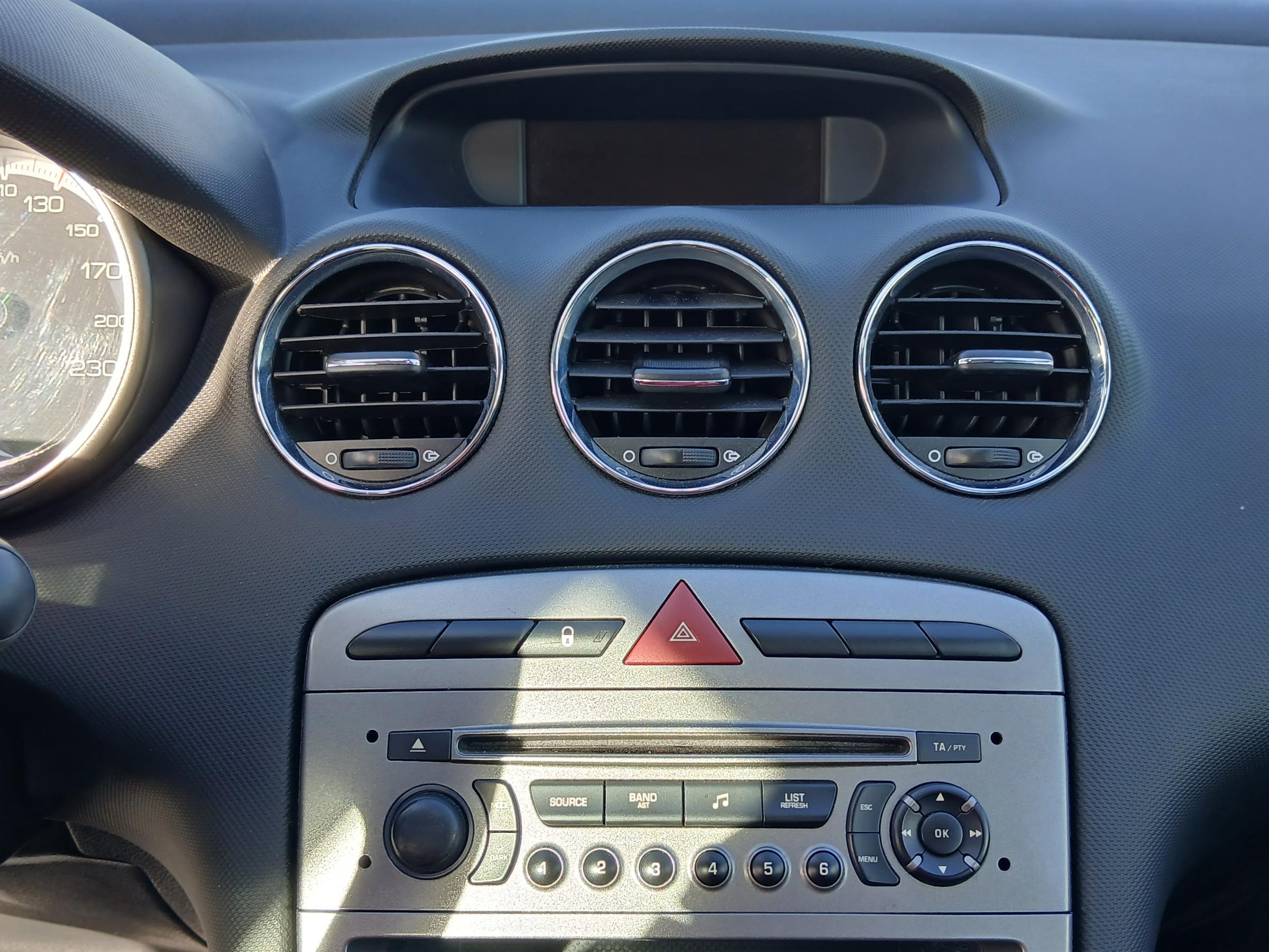 Peugeot 308, 2011 - pohled č. 13