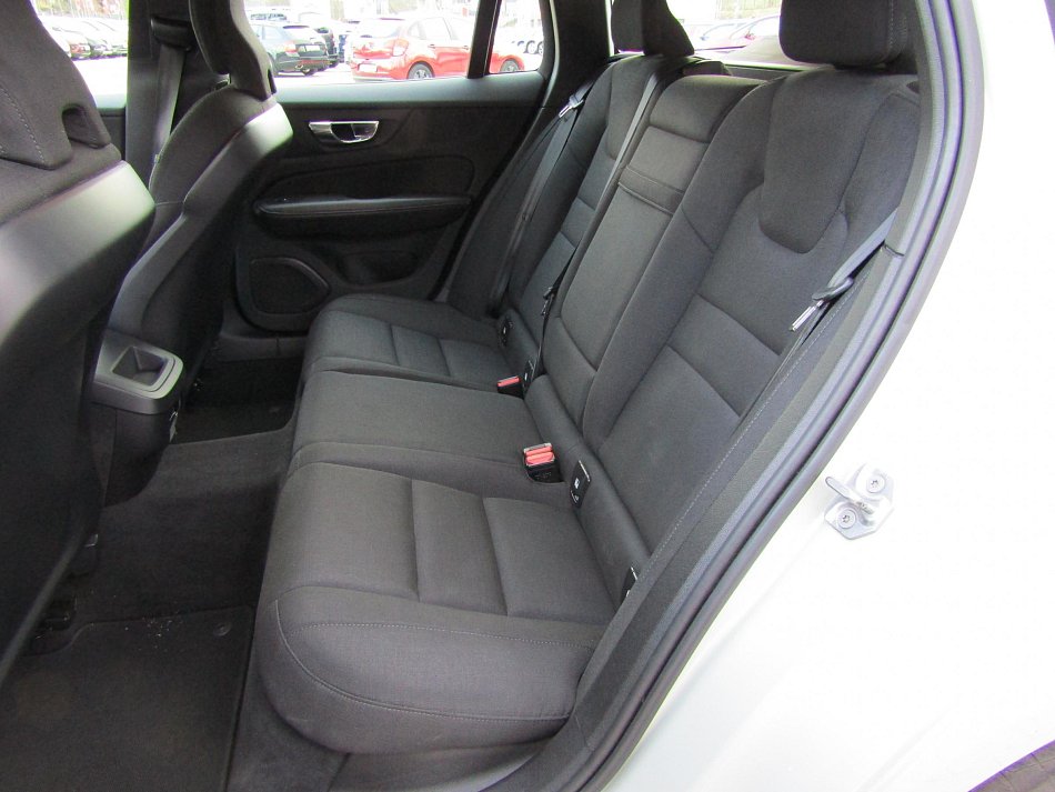 Volvo V60 2.0 D3 Momentum