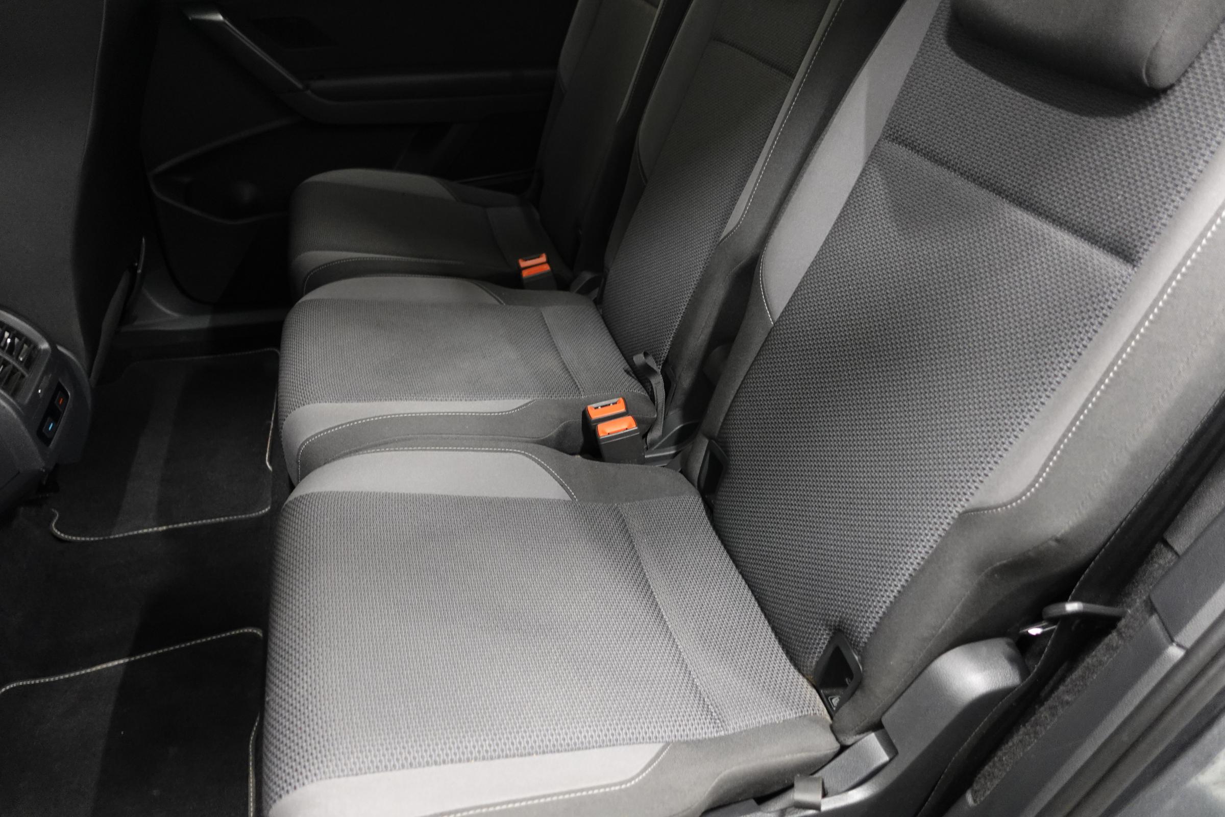 Volkswagen Touran, 2016 - pohled č. 10