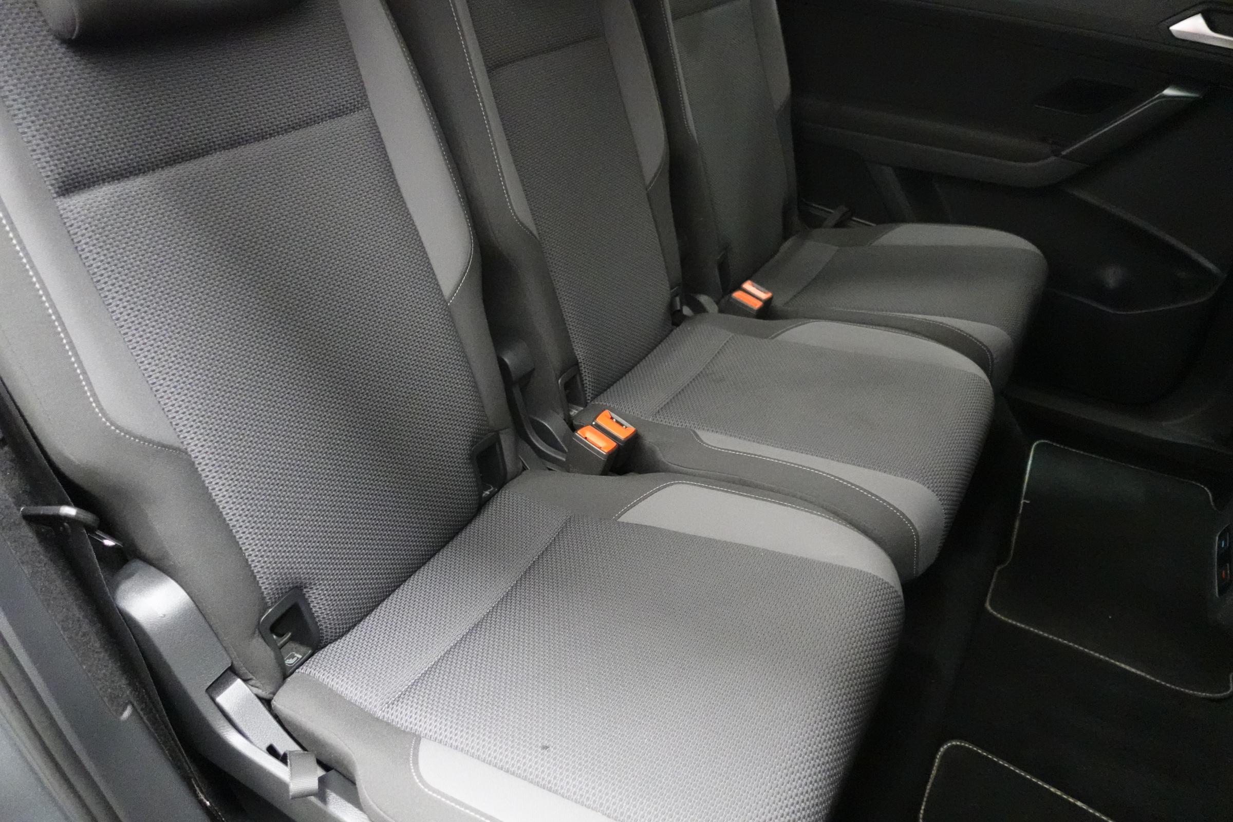 Volkswagen Touran, 2016 - pohled č. 12