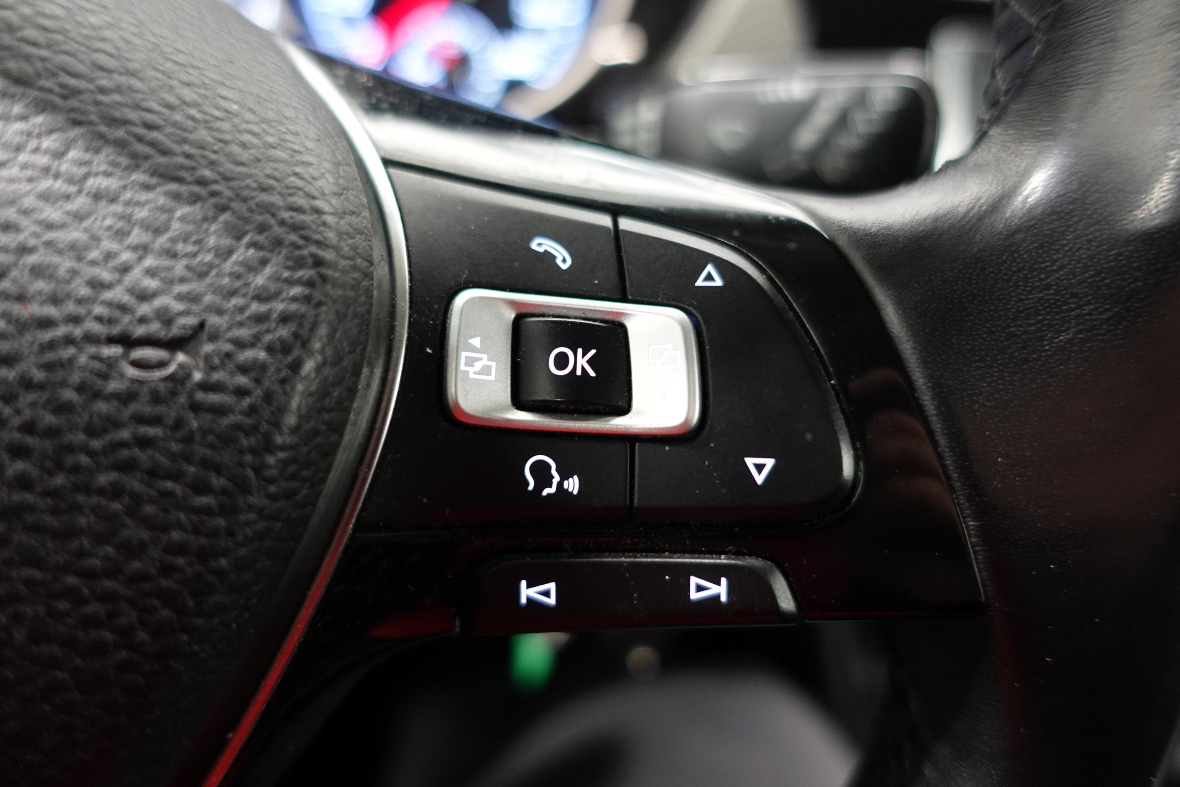 Volkswagen Touran, 2016 - pohled č. 16