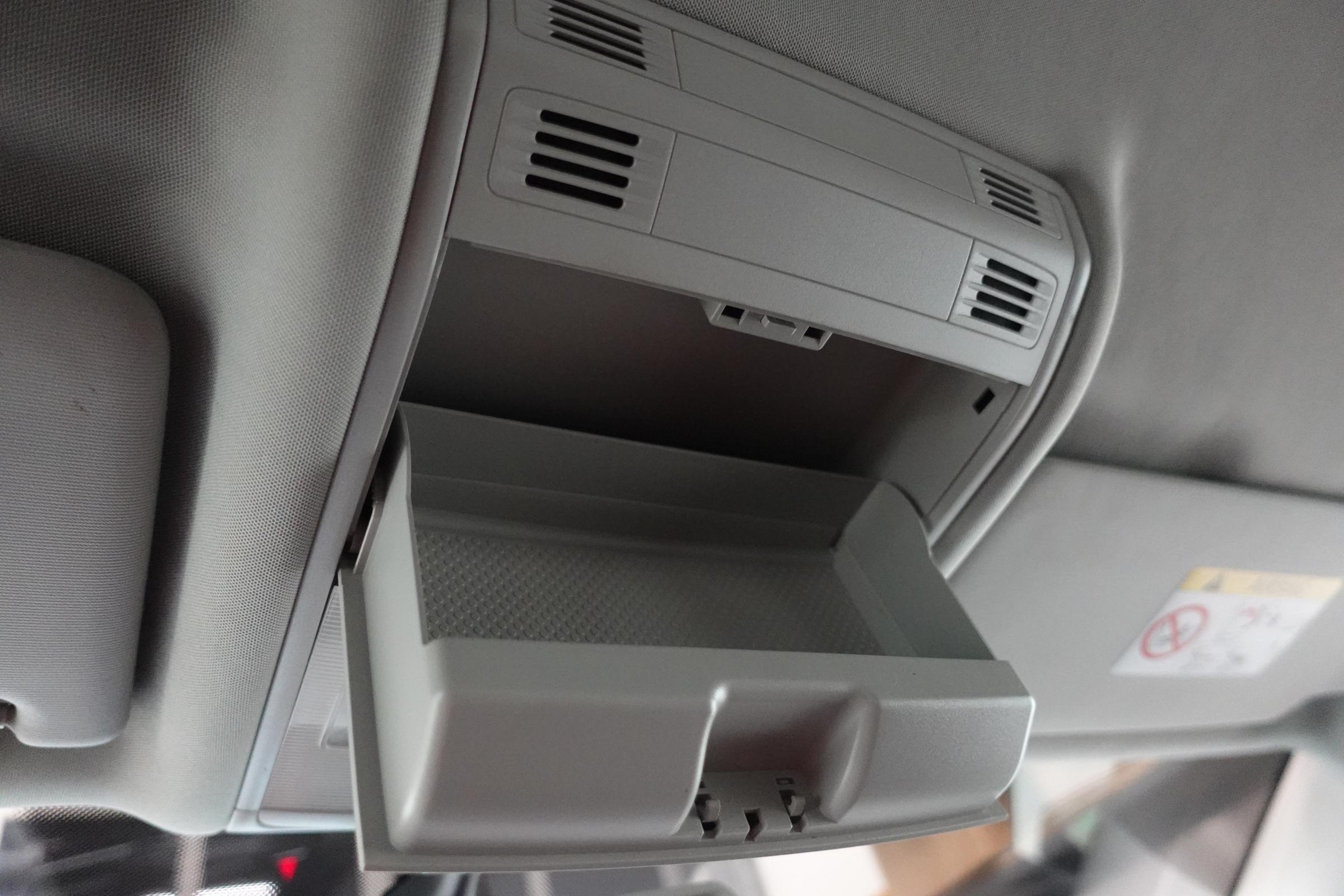 Volkswagen Touran, 2016 - pohled č. 17