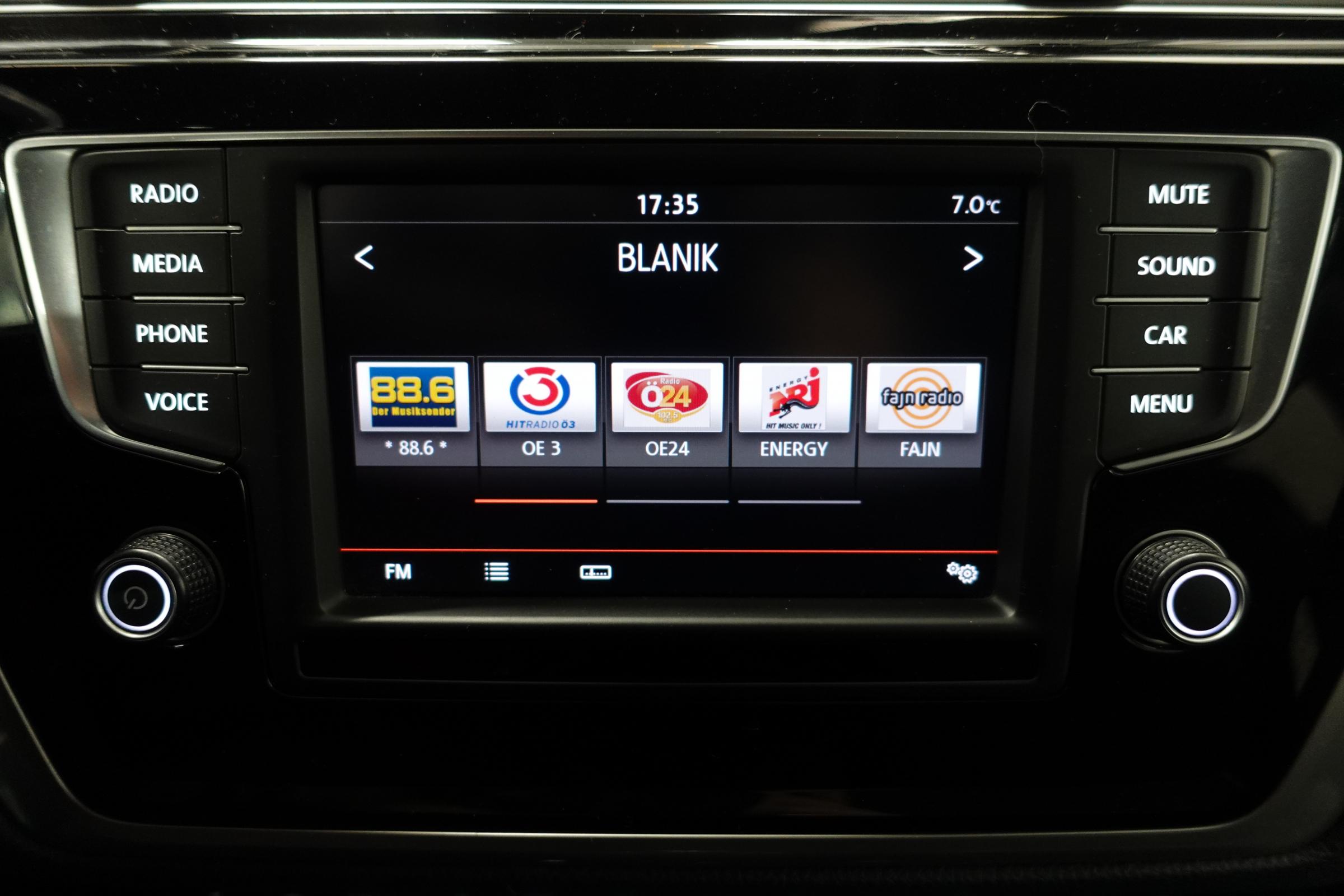 Volkswagen Touran, 2016 - pohled č. 18