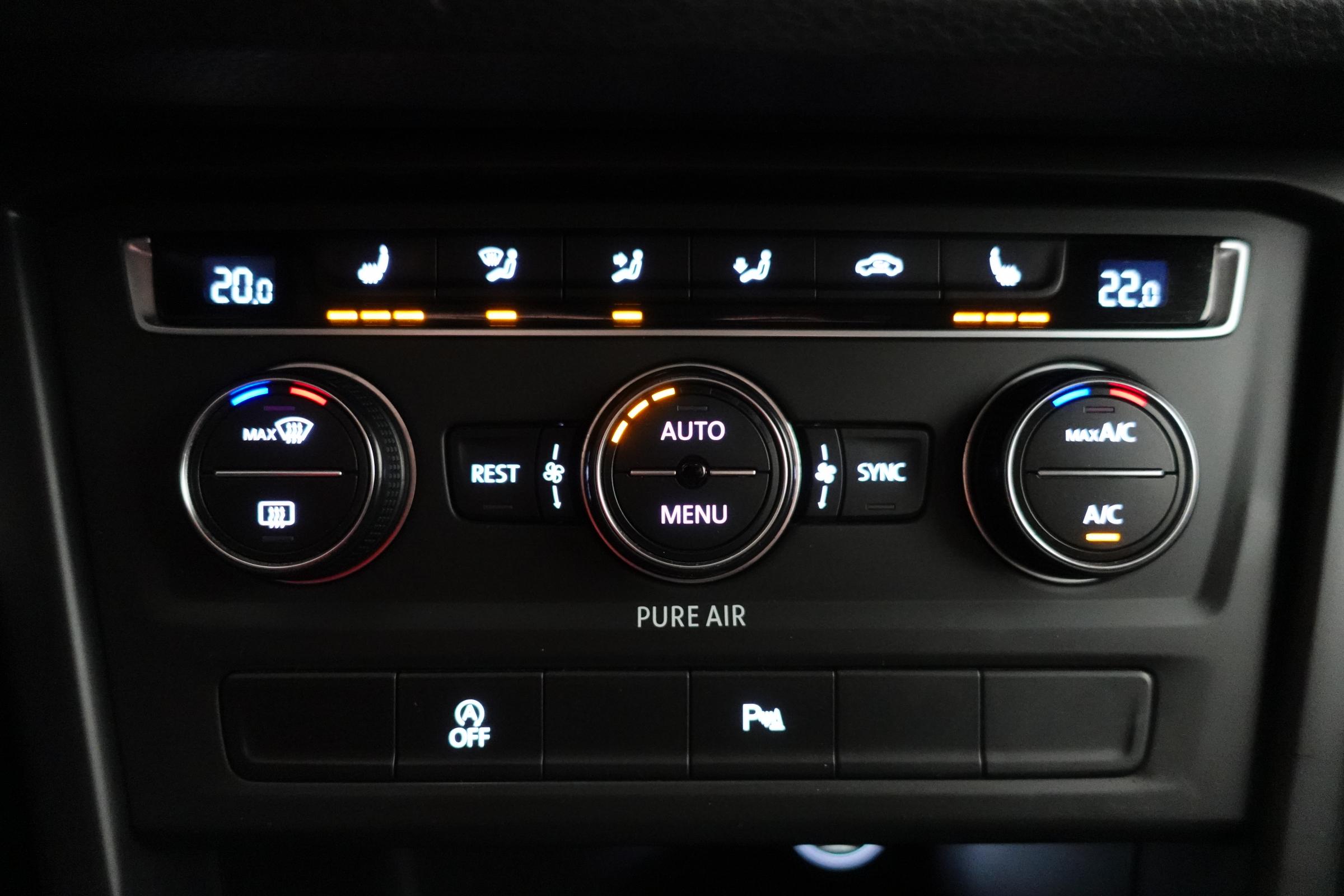 Volkswagen Touran, 2016 - pohled č. 19