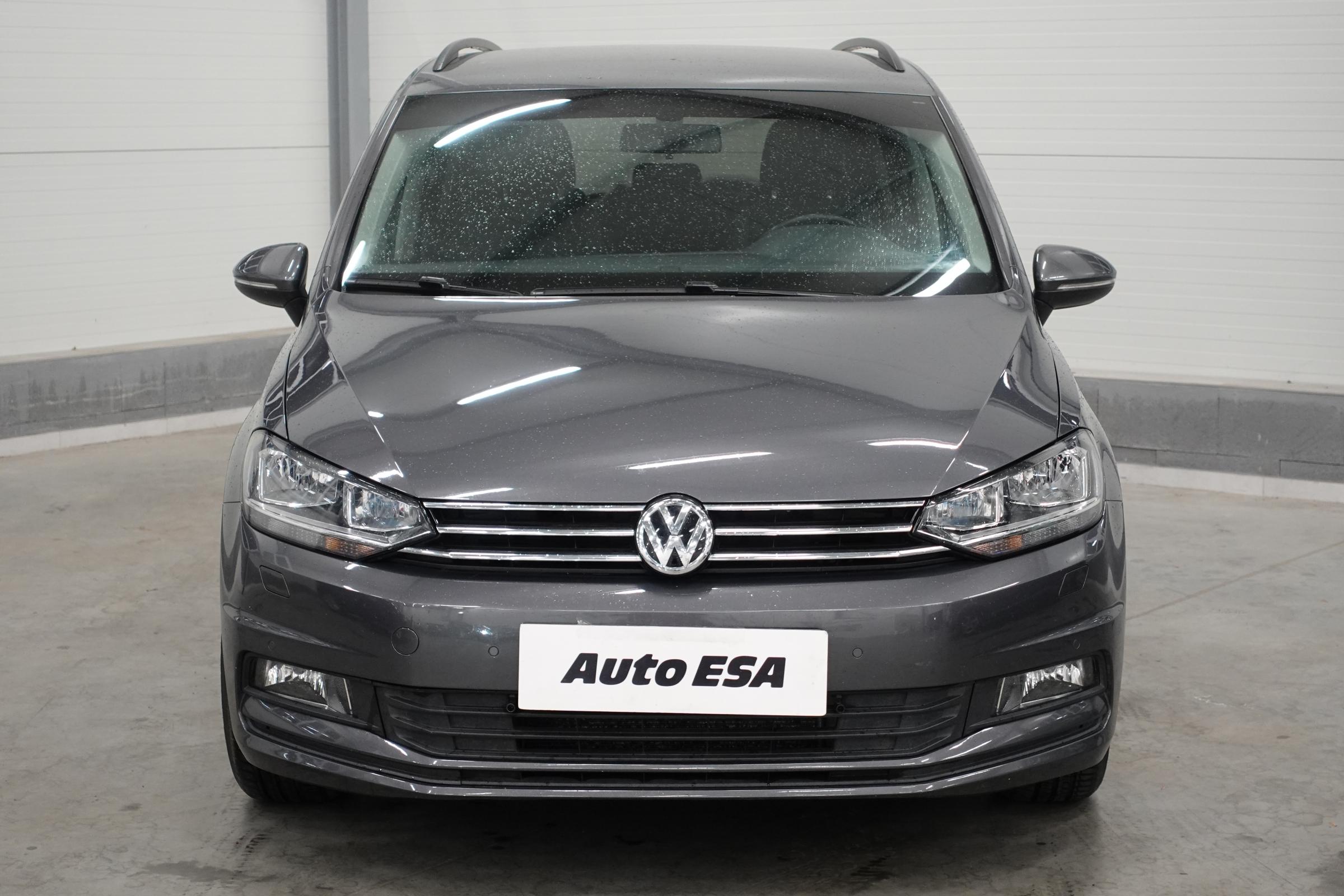 Volkswagen Touran, 2016 - pohled č. 2