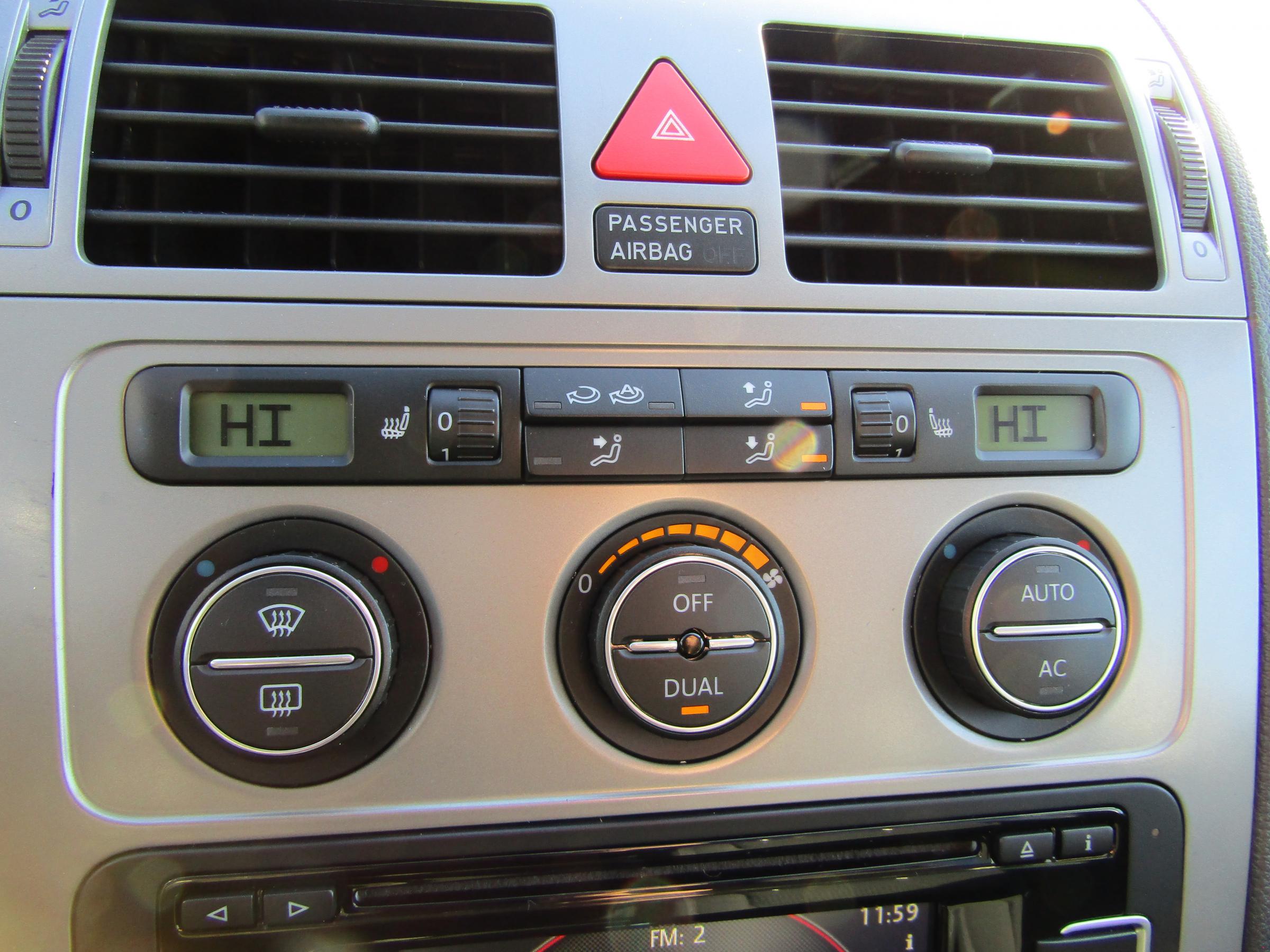 Volkswagen Touran, 2009 - pohled č. 13